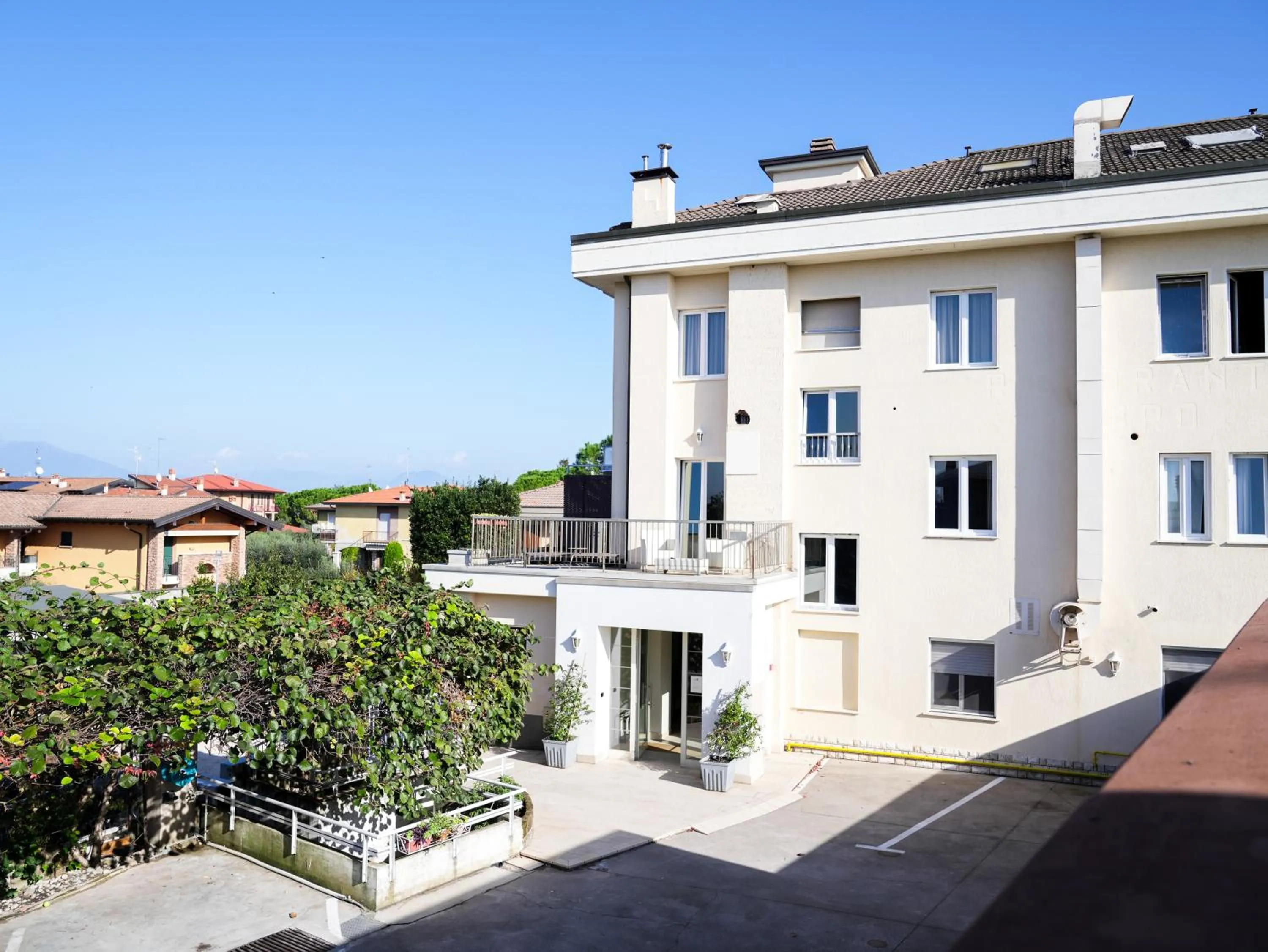 Property building in Hotel Arya by Mauro