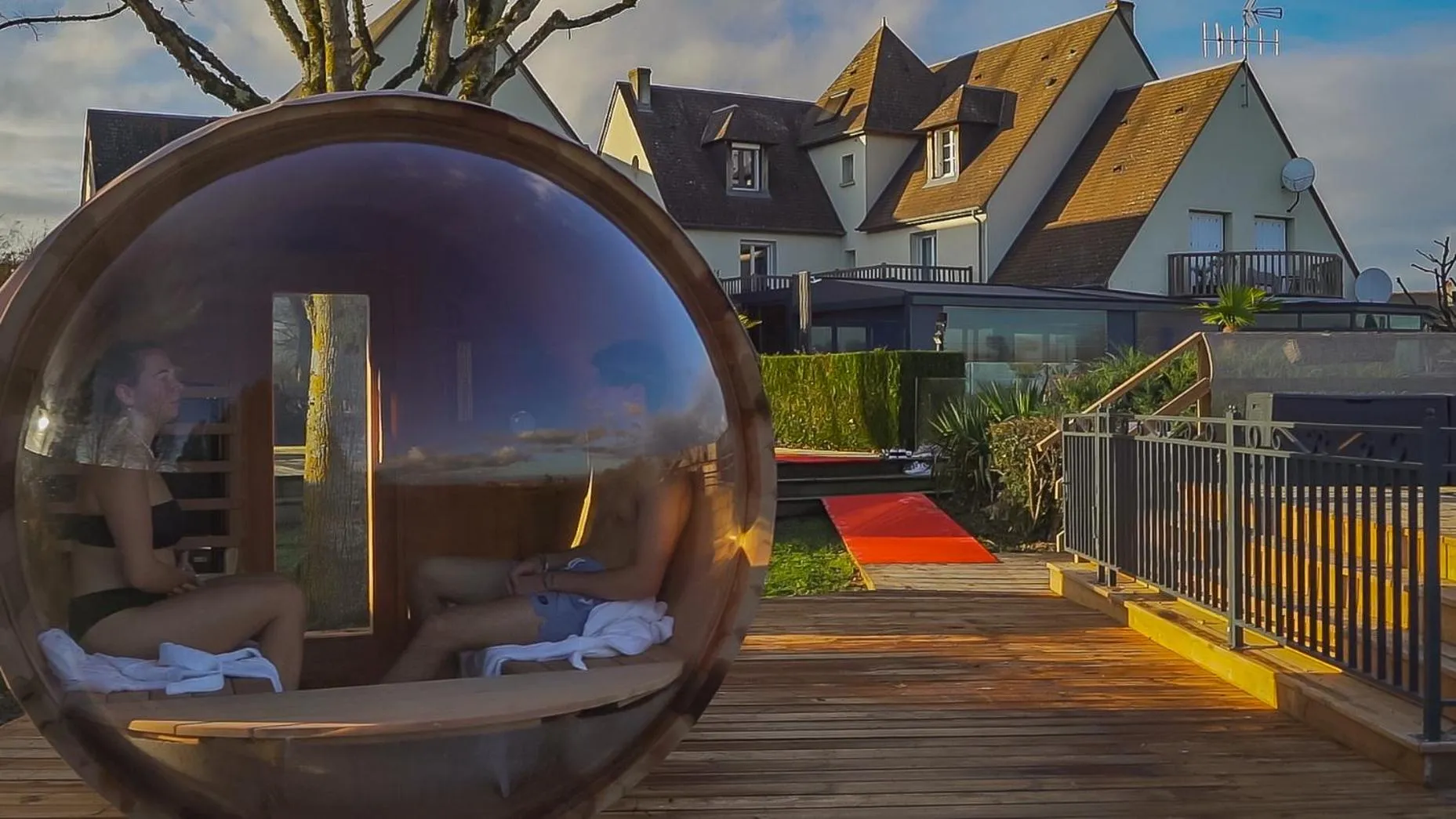 Property building in Les Terrasses de Saumur - Hôtel & Appartements - Restaurant & Spa (Logis)