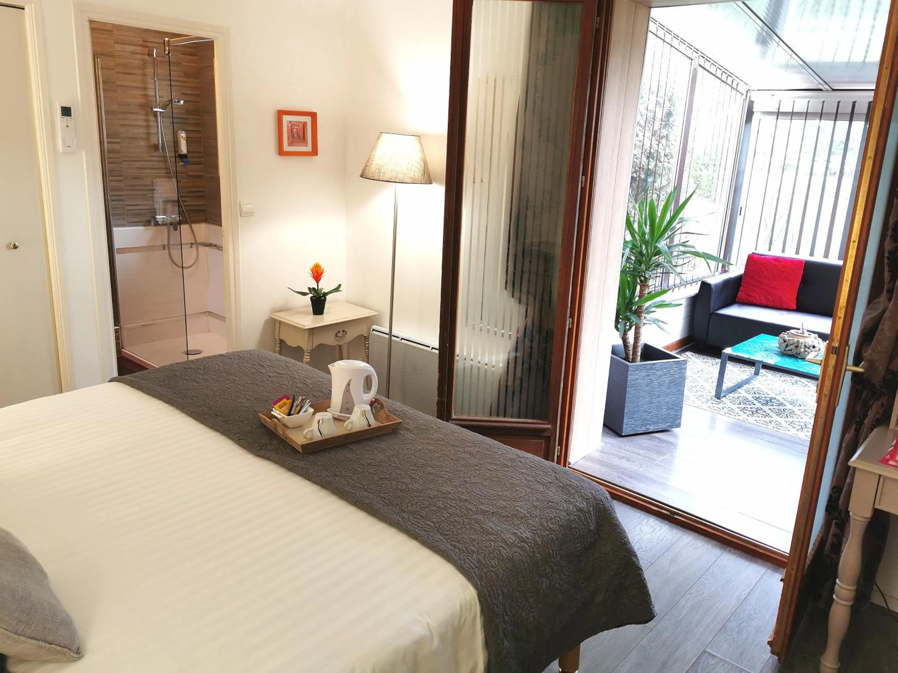 Photo of the whole room, Bed in Les Terrasses de Saumur - Hôtel & Appartements - Restaurant & Spa (Logis)