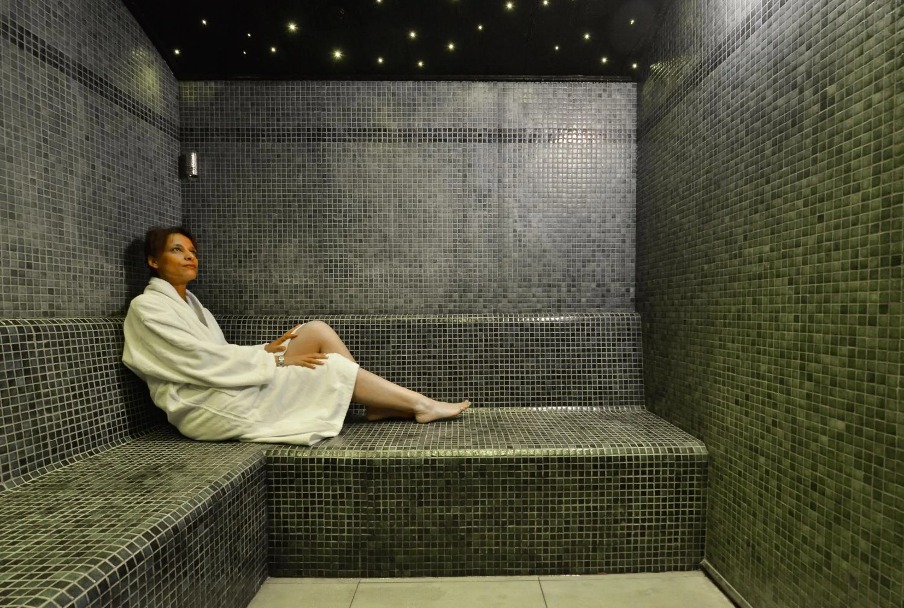 Steam room in Les Terrasses de Saumur - Hôtel & Appartements - Restaurant & Spa (Logis)