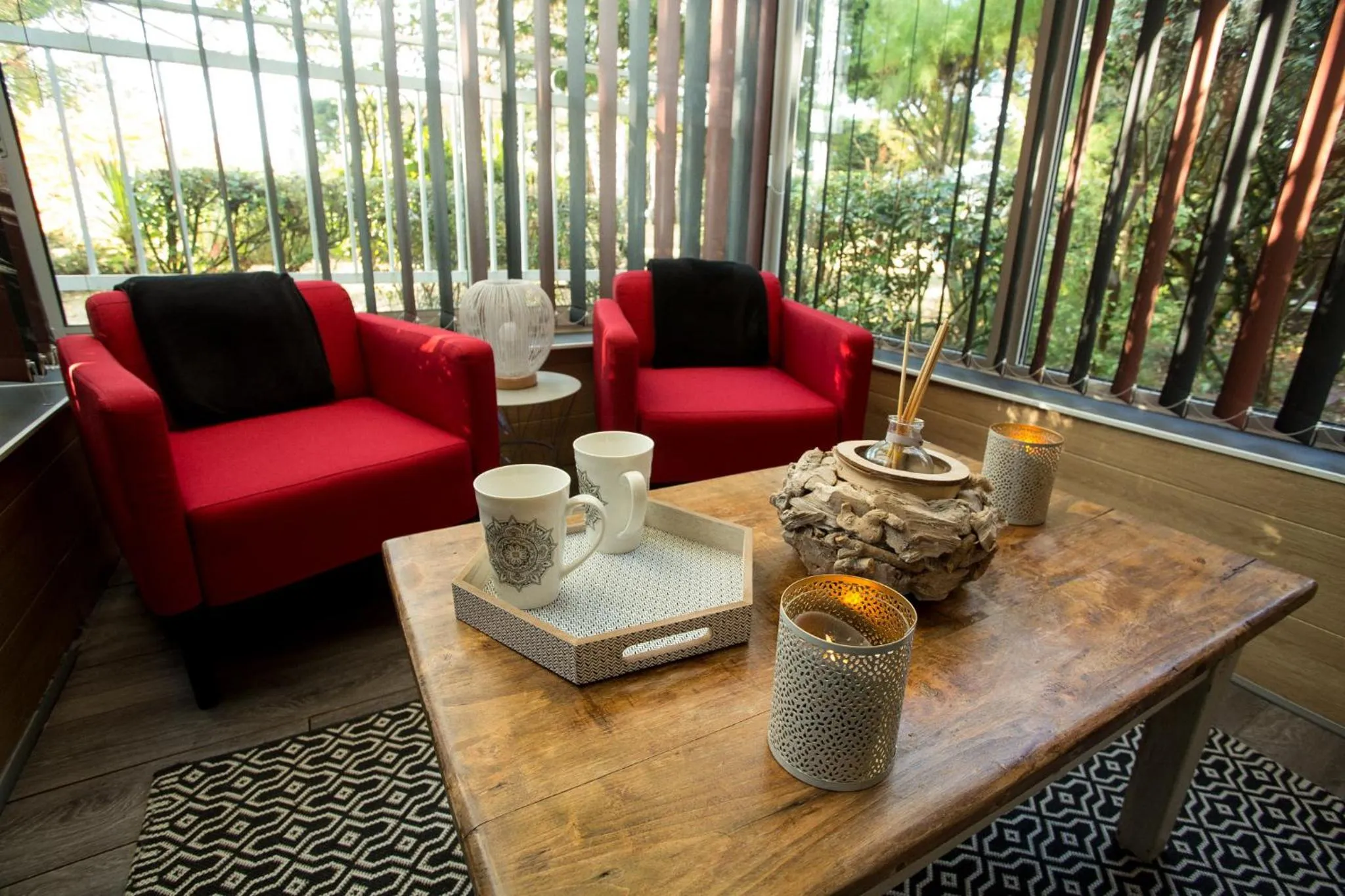 Lounge or bar in Les Terrasses de Saumur - Hôtel & Appartements - Restaurant & Spa (Logis)