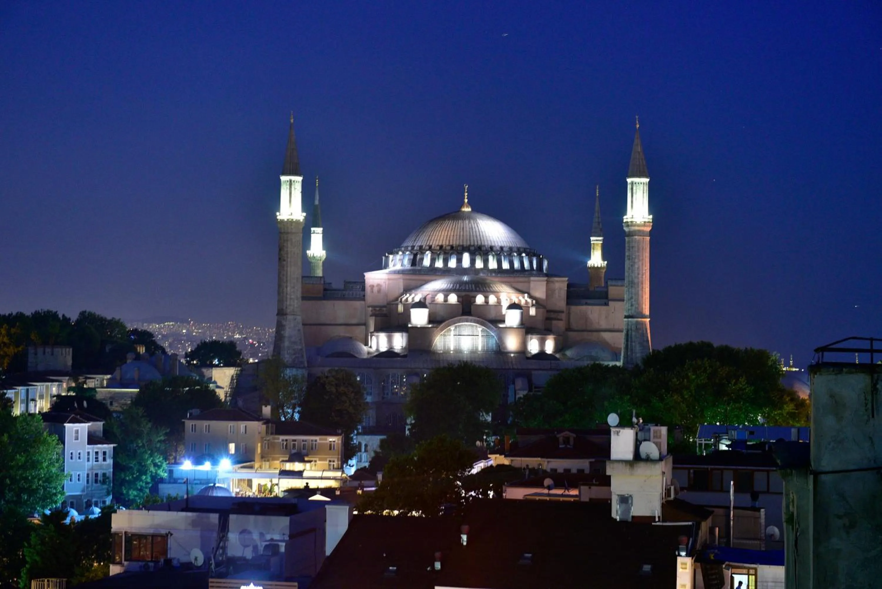 Nearby landmark in Agora Life Hotel - Special Class