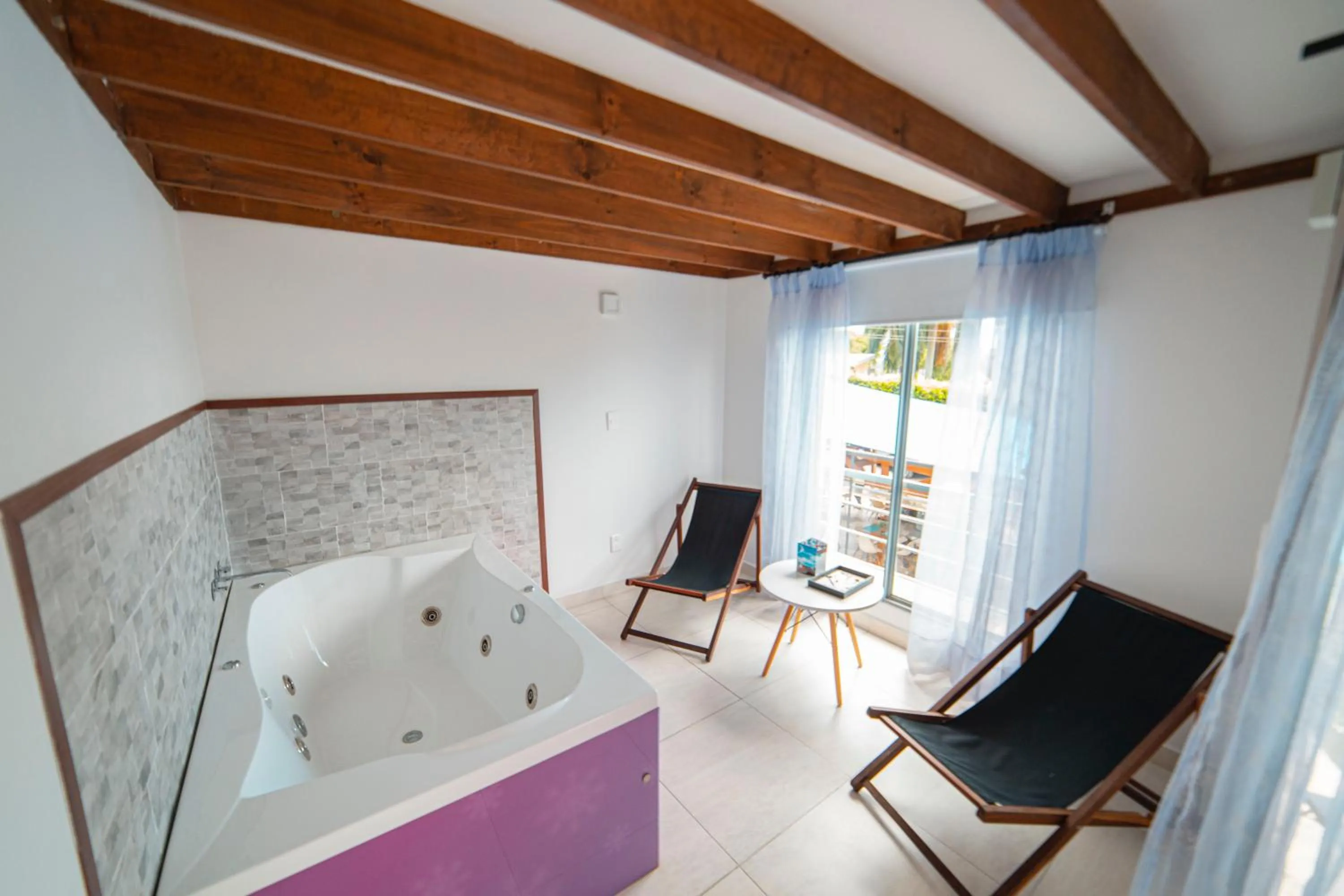 Hot Tub in Hotel Syvanna Wellness and Spa