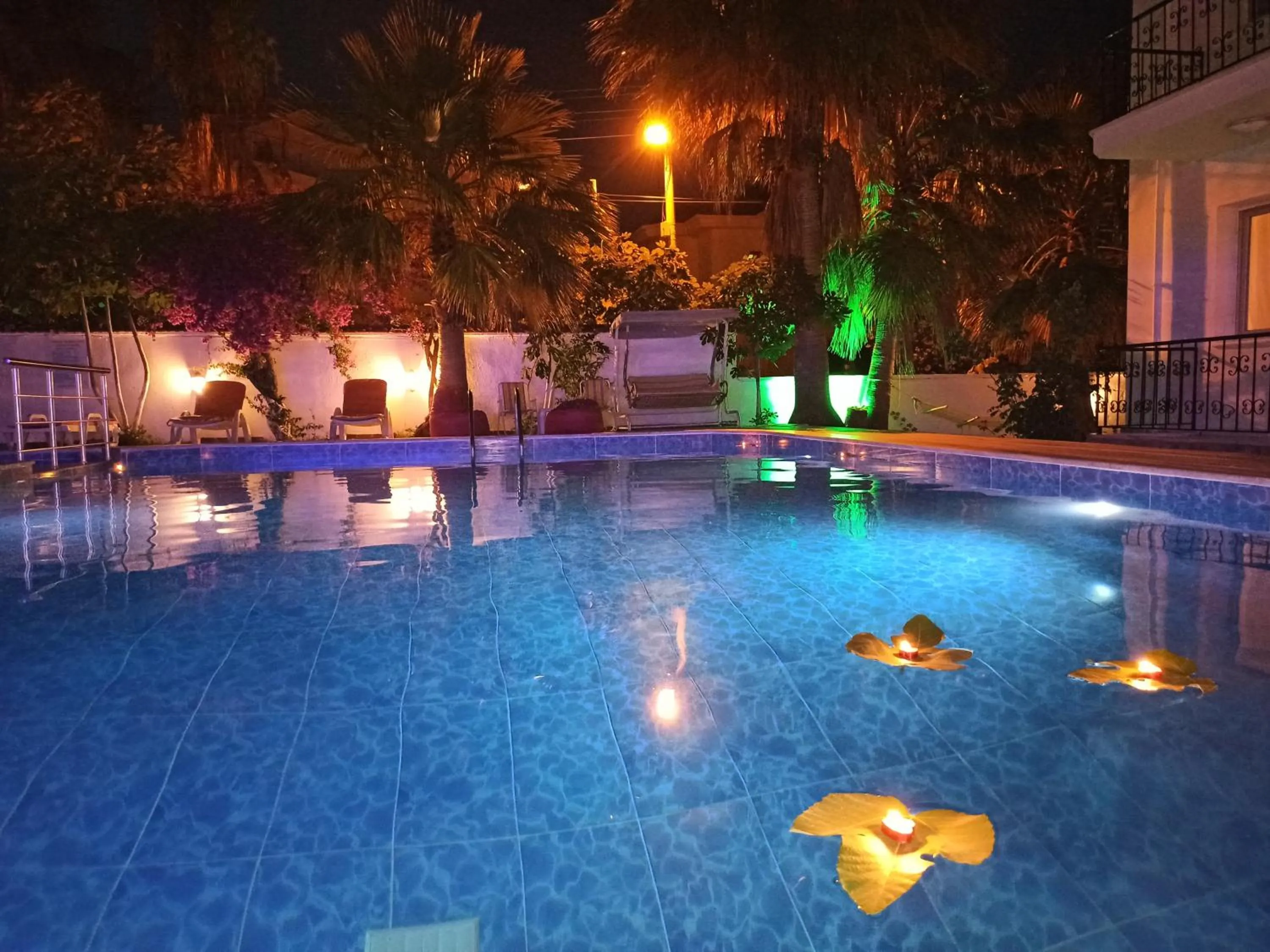 Swimming pool in Işıl Suit Apart Otel