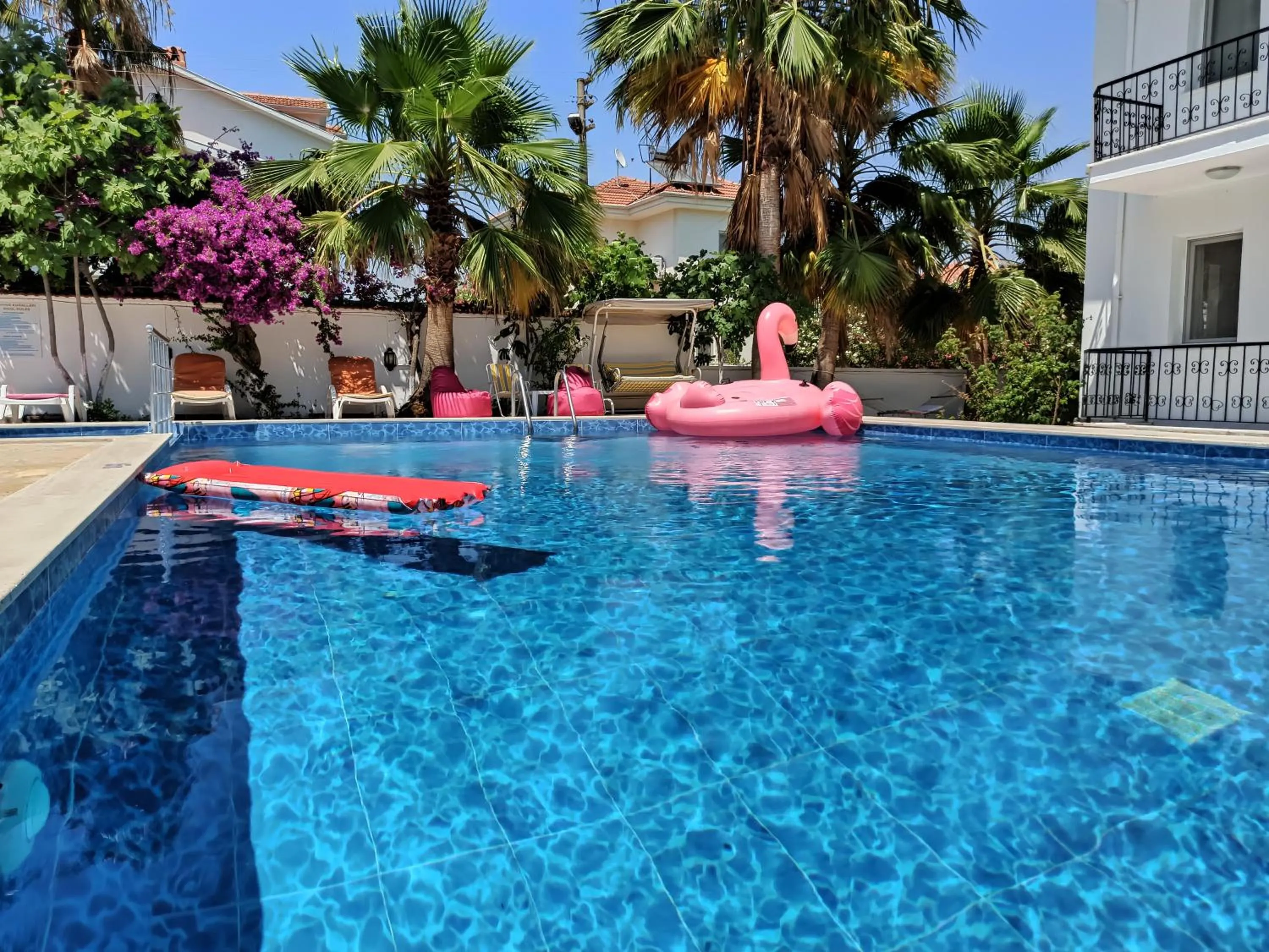 Swimming pool in Işıl Suit Apart Otel