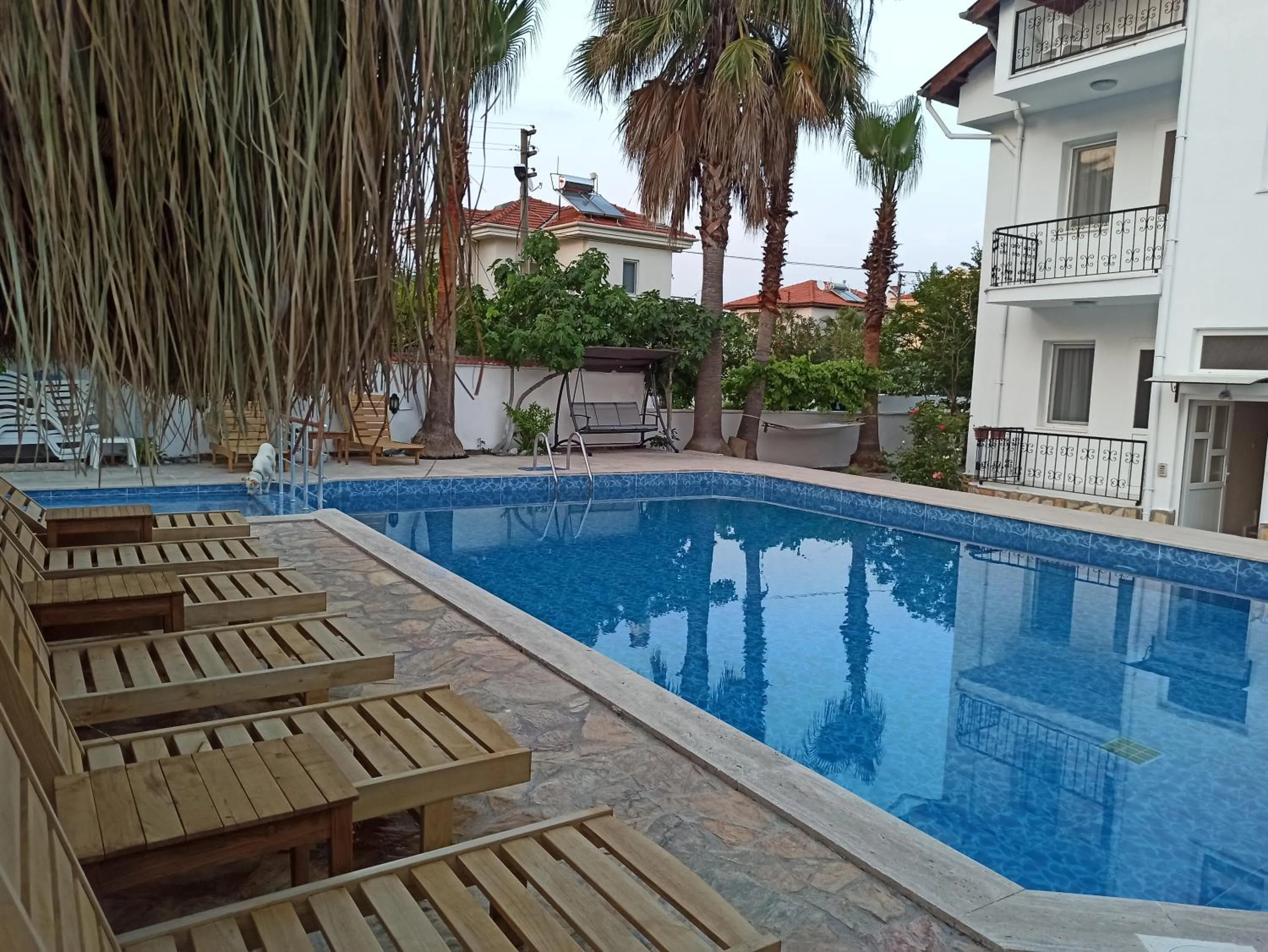 Pool view in Işıl Suit Apart Otel