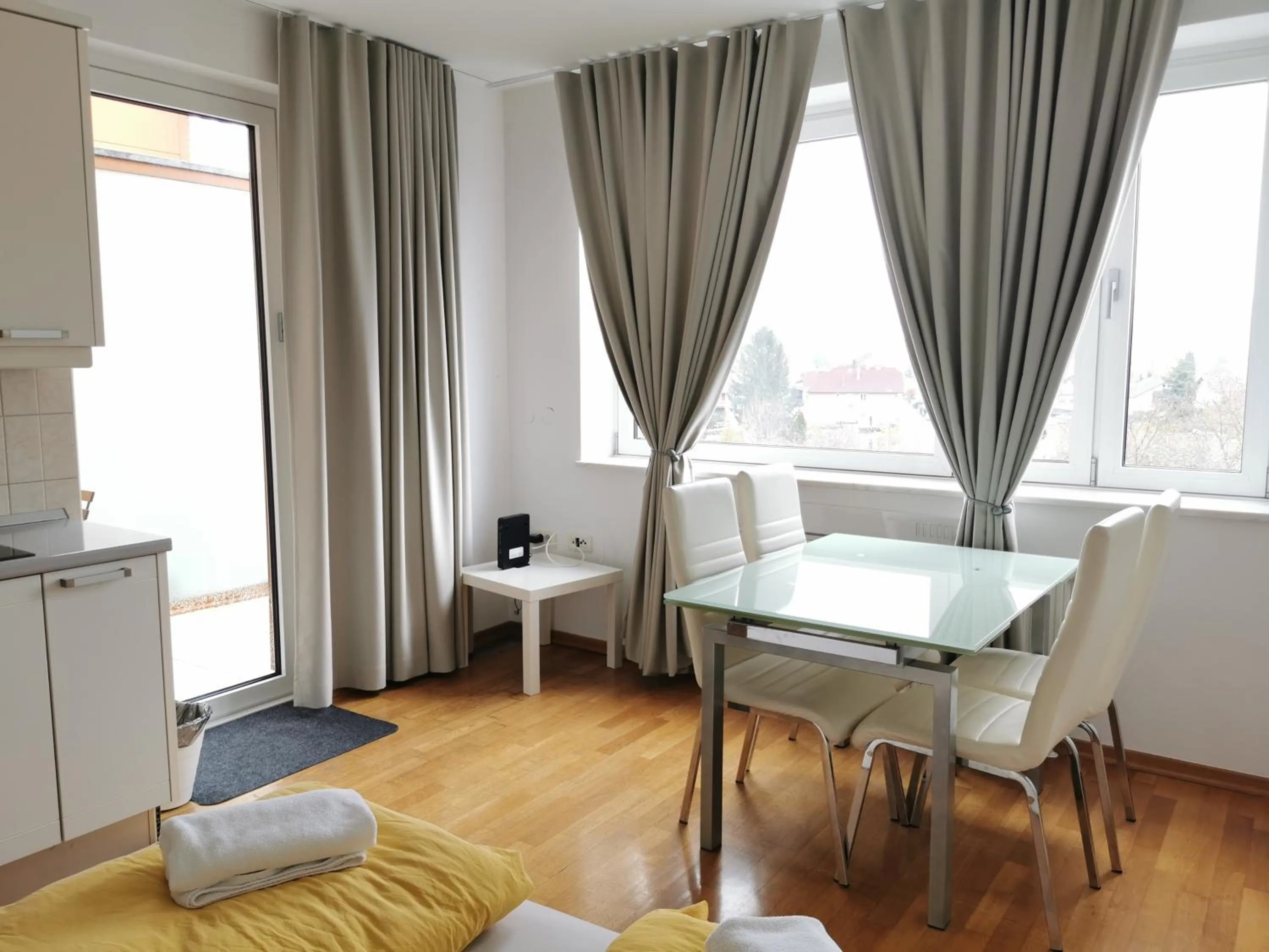 Seating area in Trnovo apartment with free parking