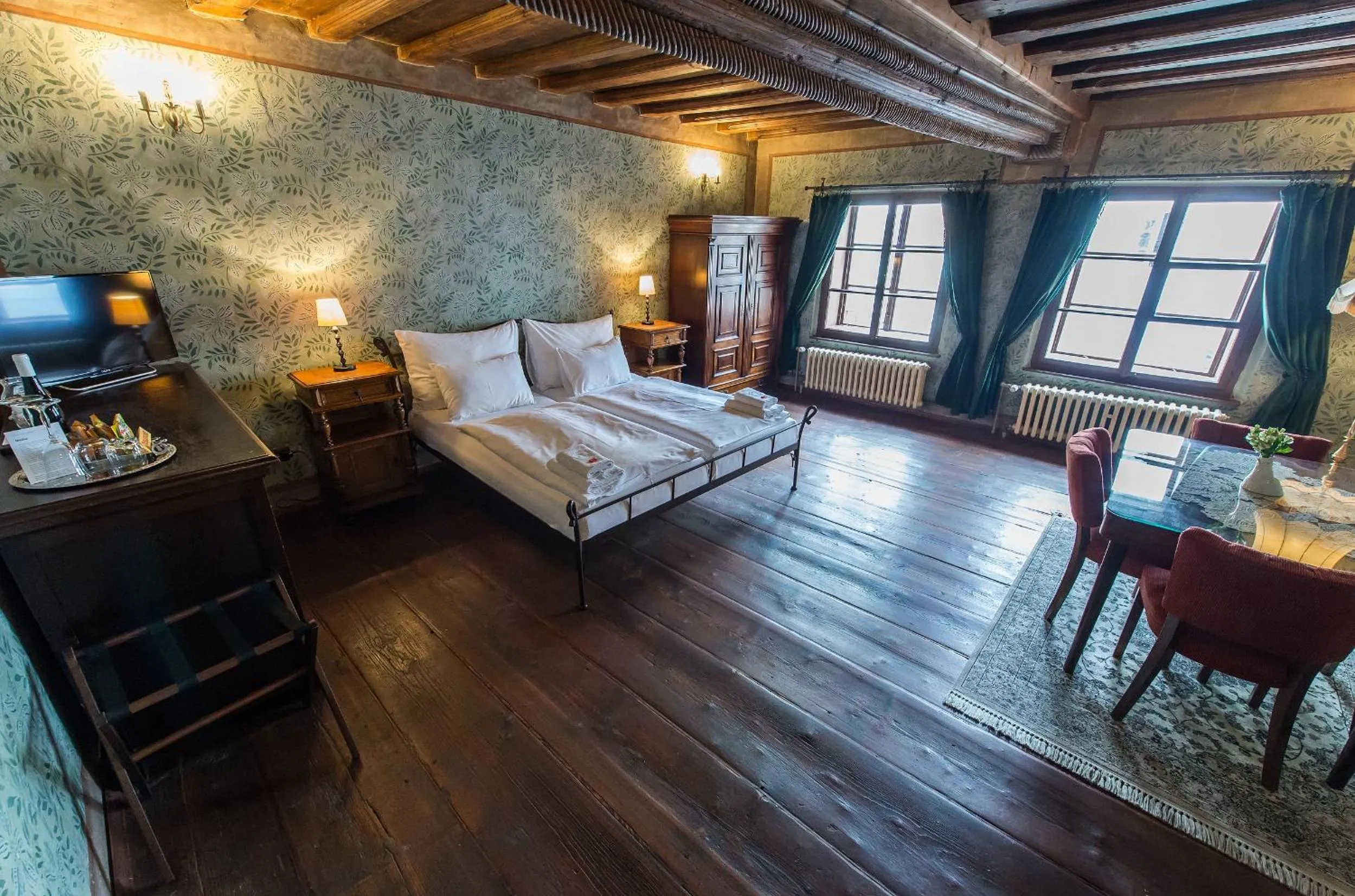 Bed in Alt Straninger