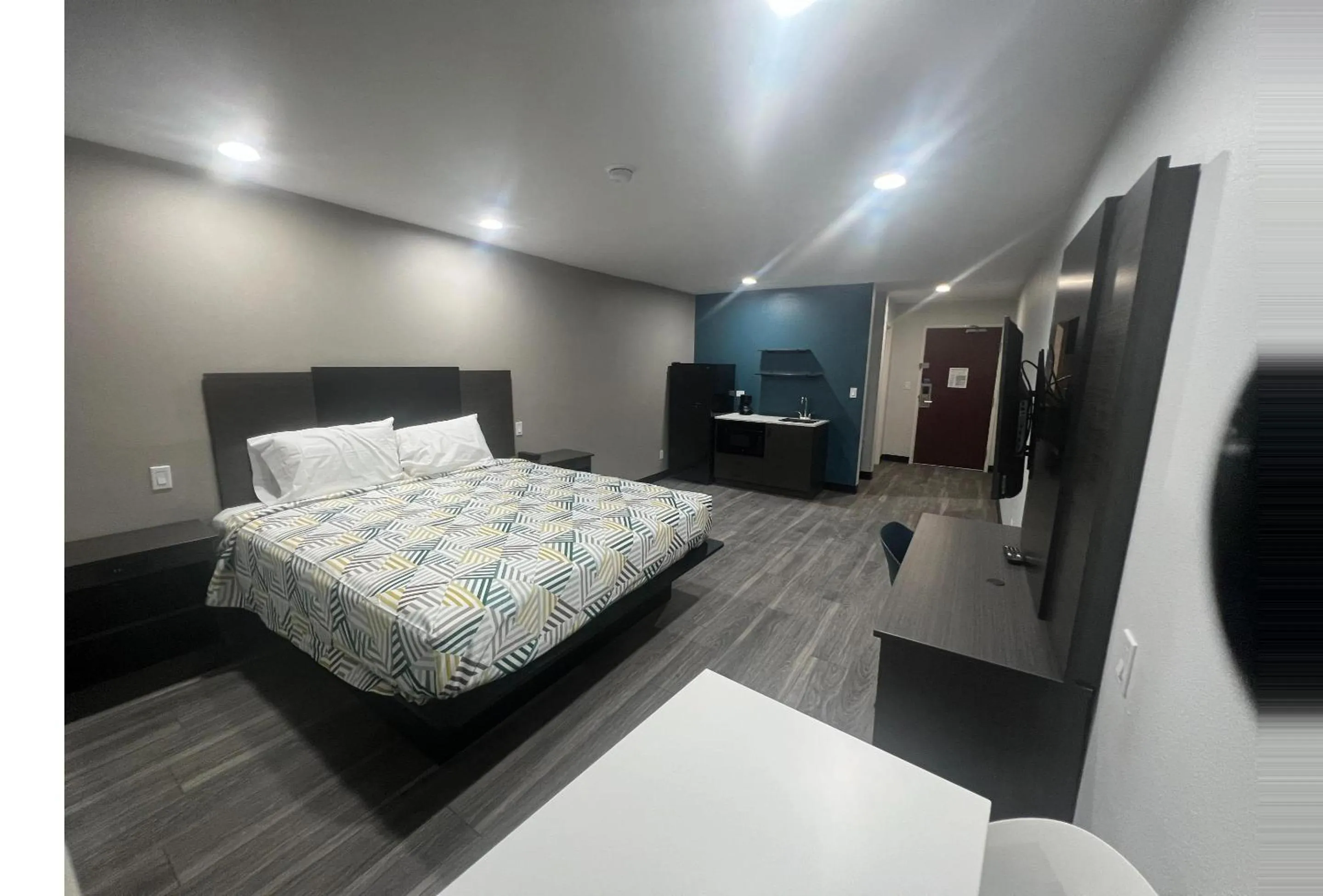 Bedroom, Bed in Studio 6 Oklahoma City, OK South