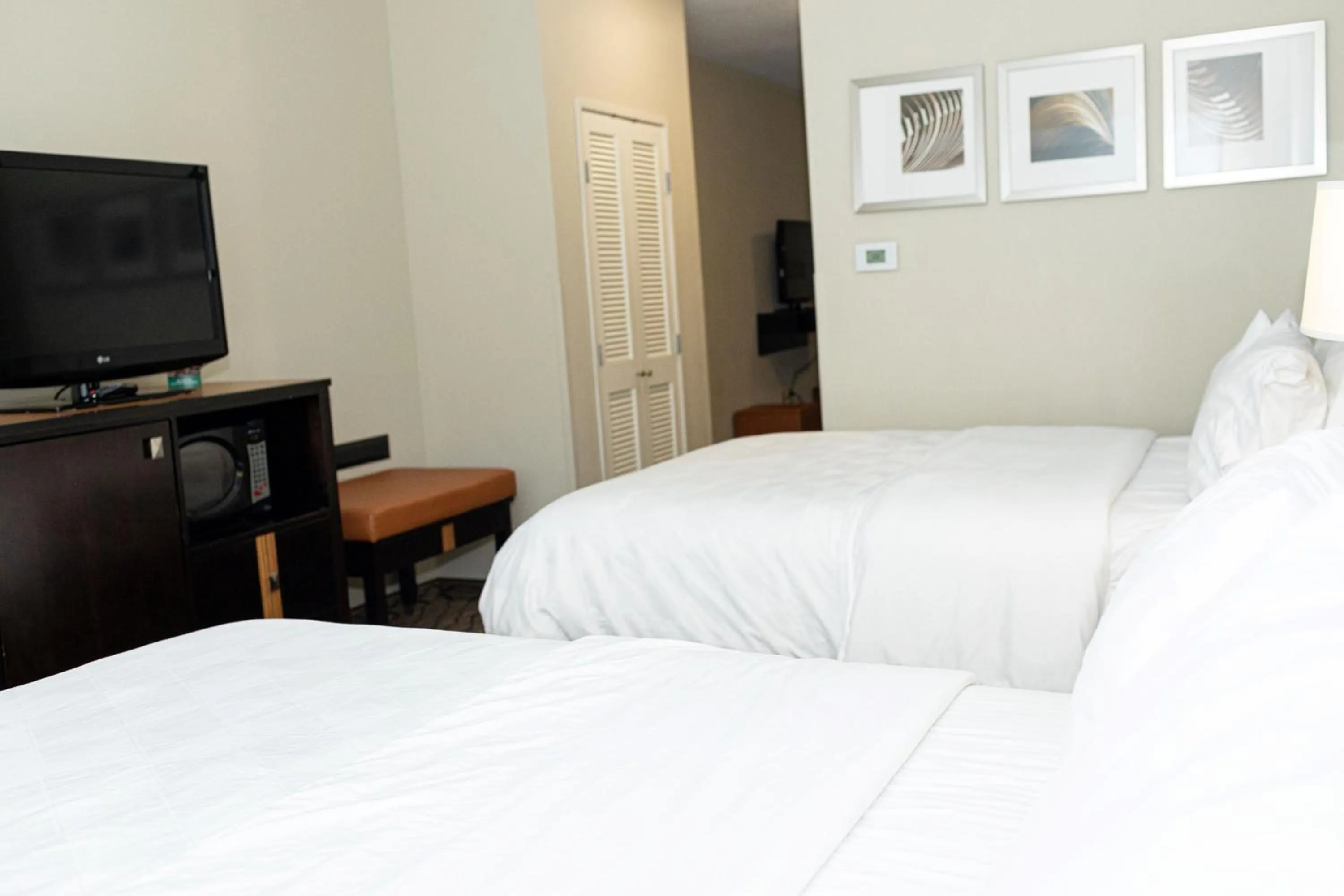 Bedroom, Bed in Holiday Inn Effingham by IHG