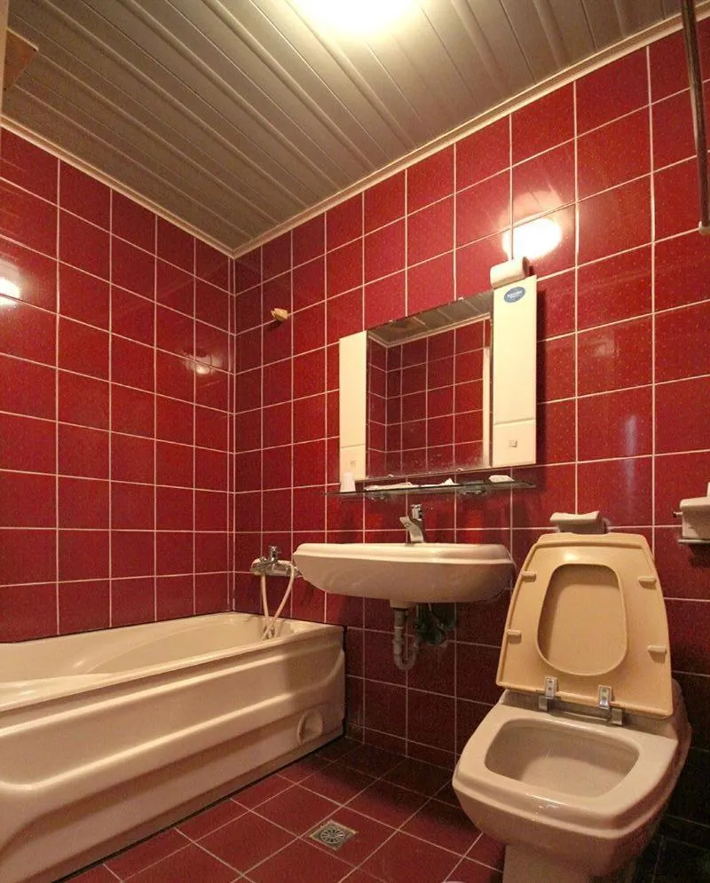 Bathroom in Broadway Hotel