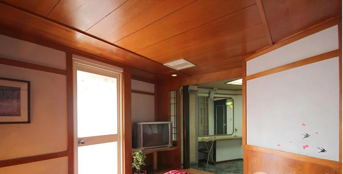 Decorative detail in Broadway Hotel