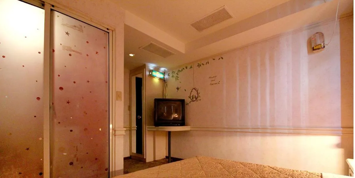 Street view, Bed in Broadway Hotel