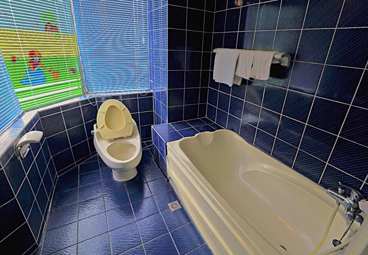 Bathroom in Broadway Hotel