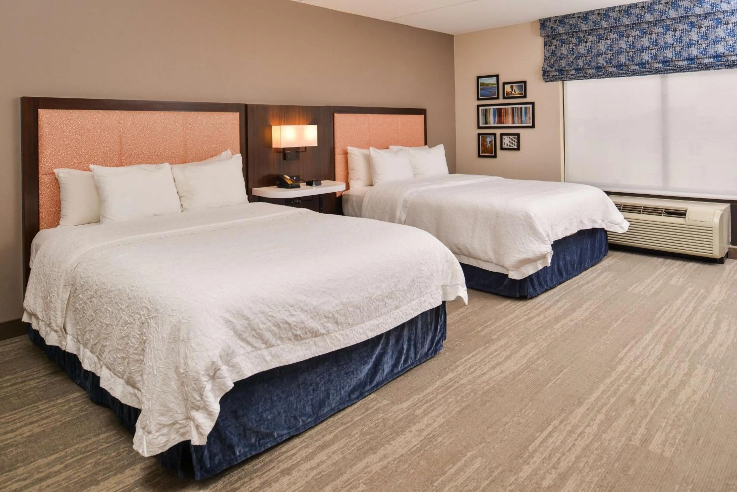 Bed in Hampton Inn Emporia