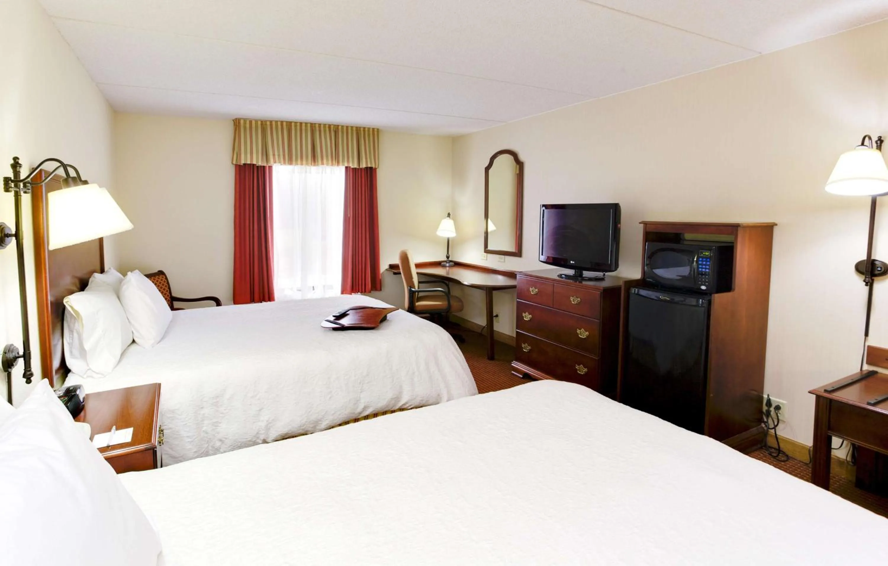 Bed in Hampton Inn Emporia