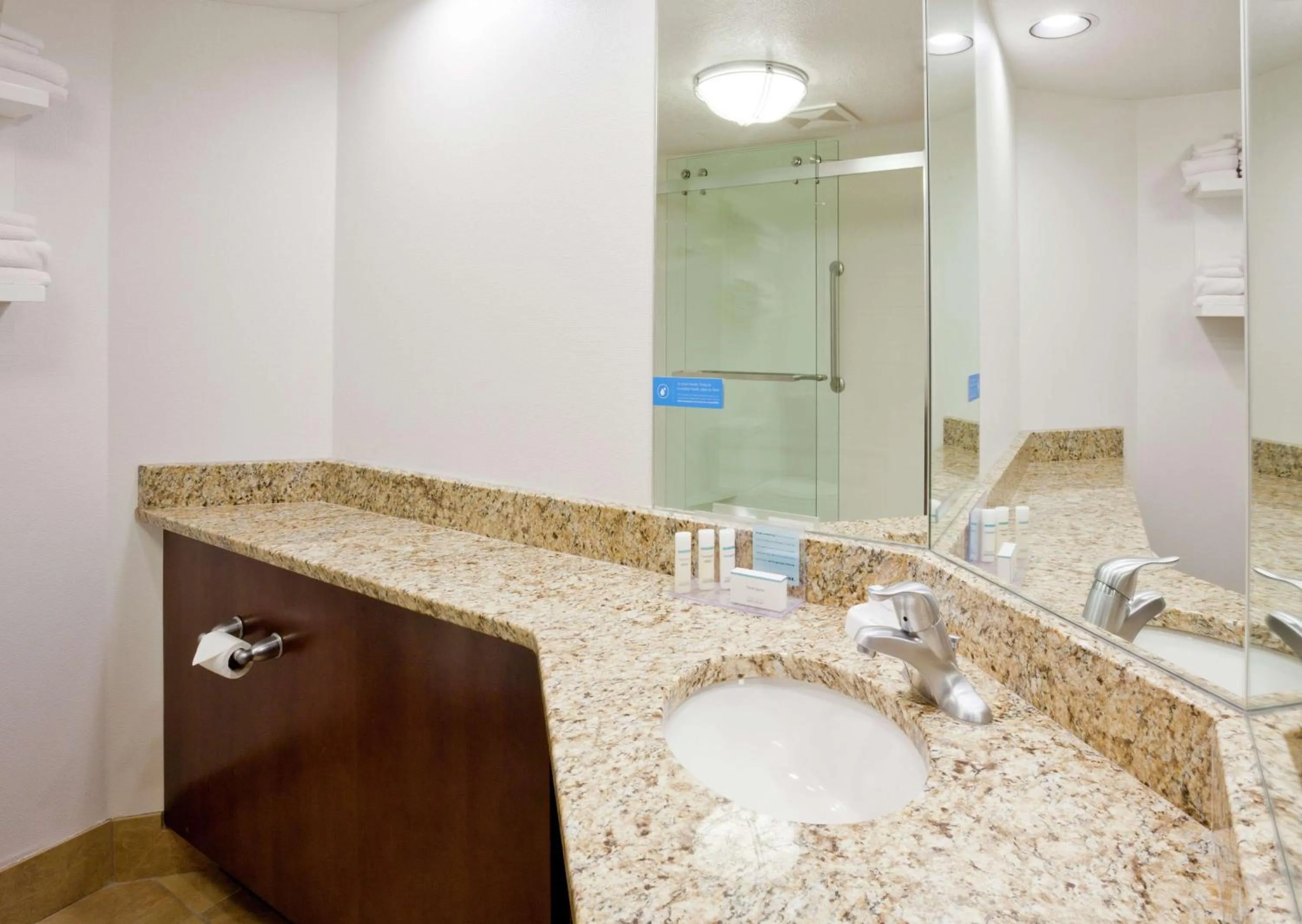 Bathroom in Hampton Inn Duluth-Canal Park