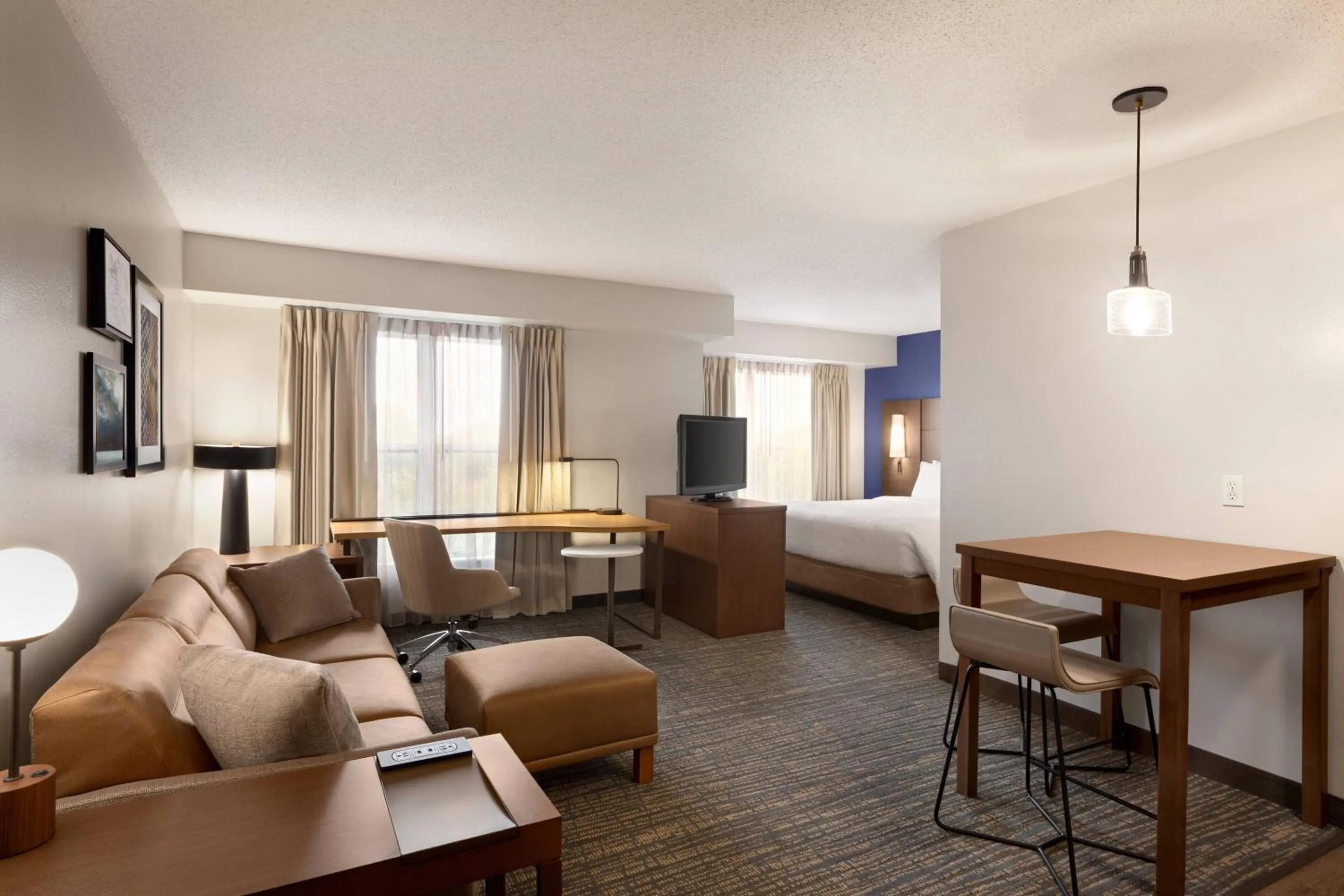 Living room, Bed in Residence Inn by Marriott Chicago / Bloomingdale