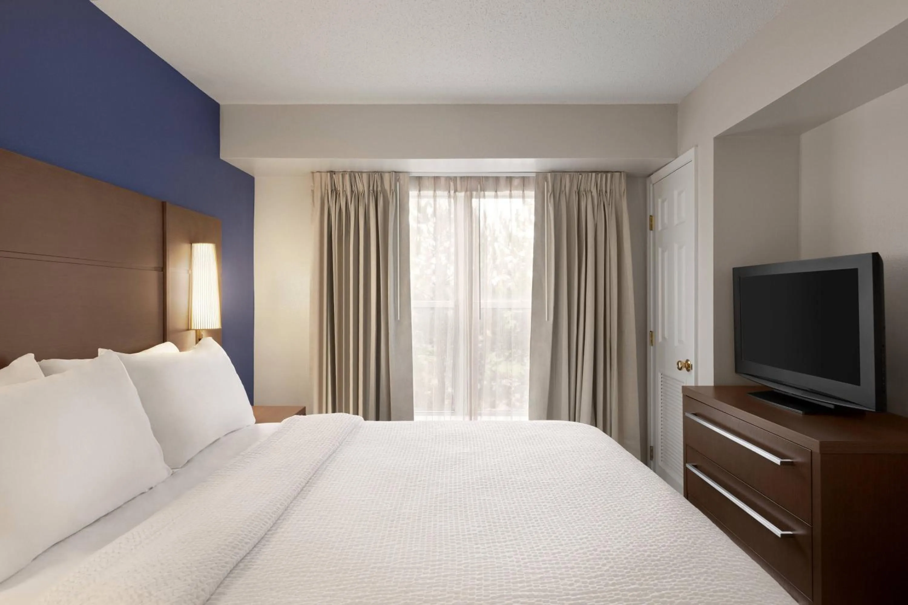 Bedroom, Bed in Residence Inn by Marriott Chicago / Bloomingdale