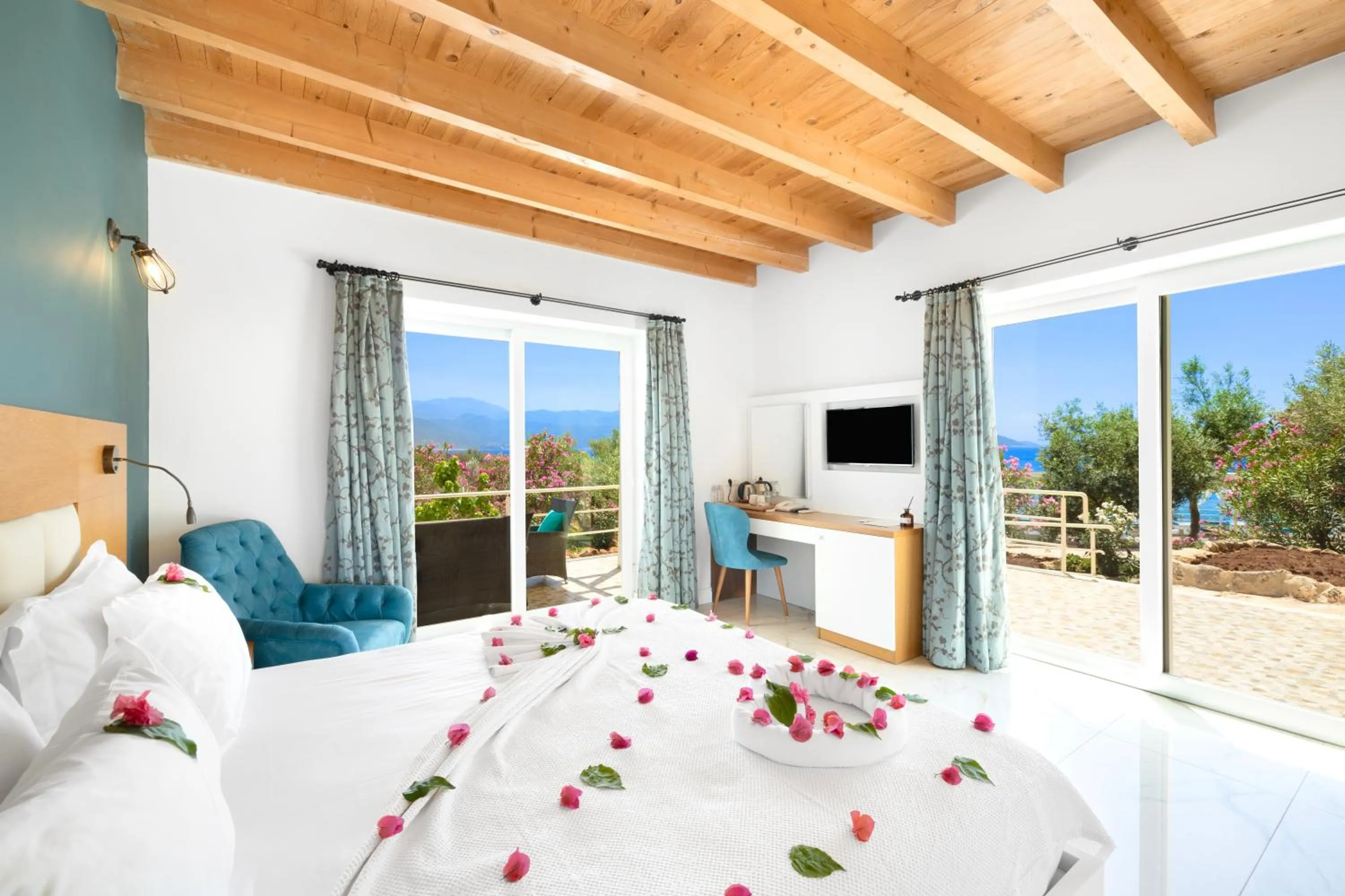 Bed in Blanca Beach Hotel