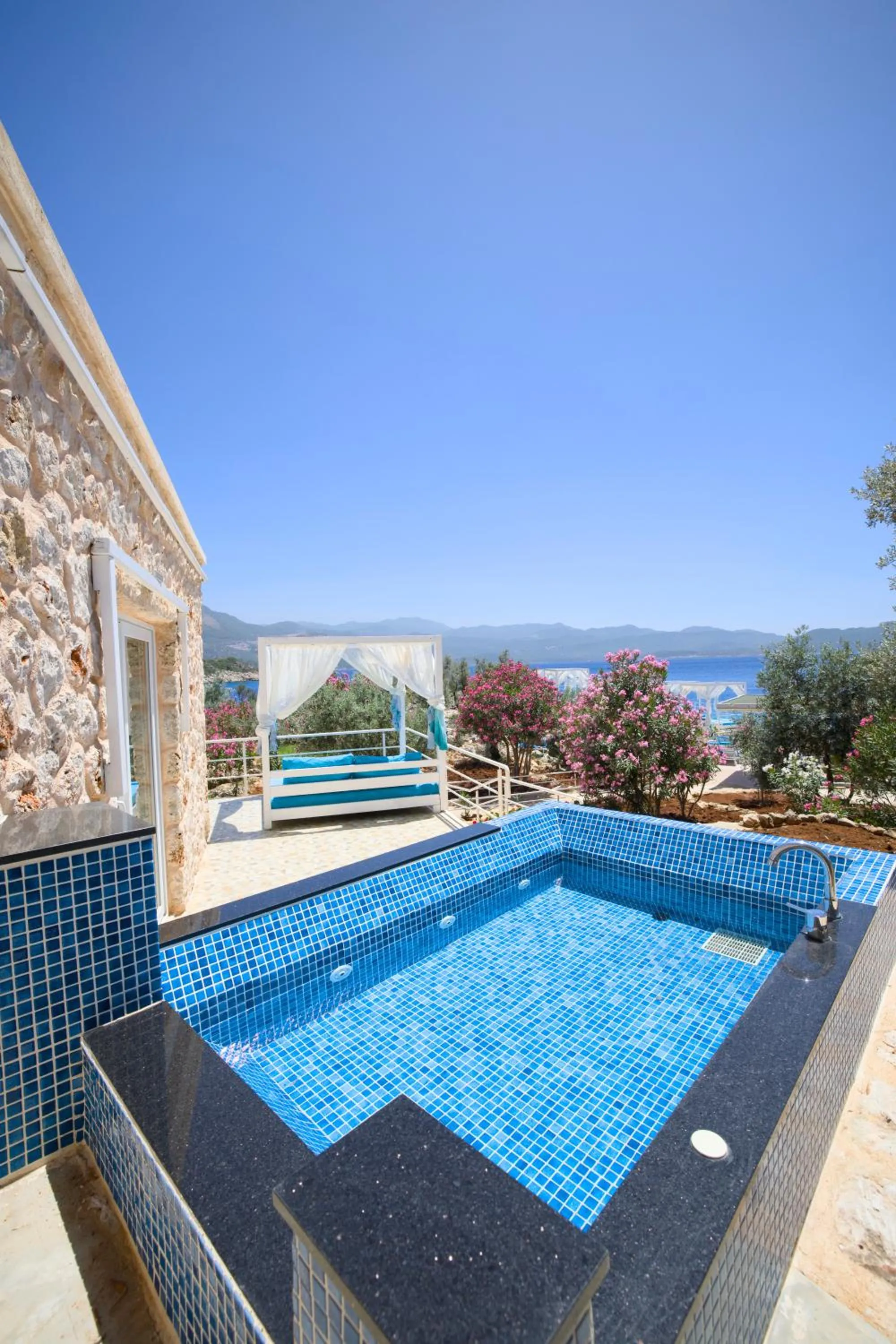 Day in Blanca Beach Hotel