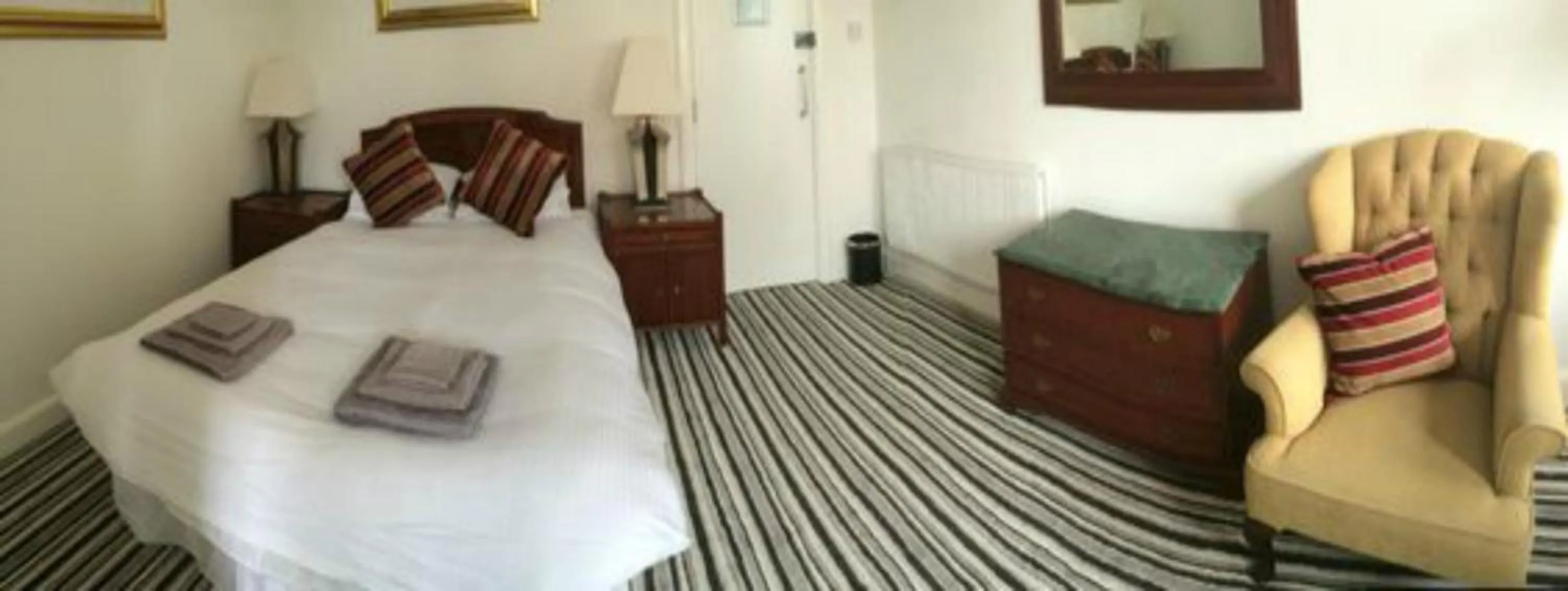 Bed in INGRAM ARMS HOTEL, HATFIELD