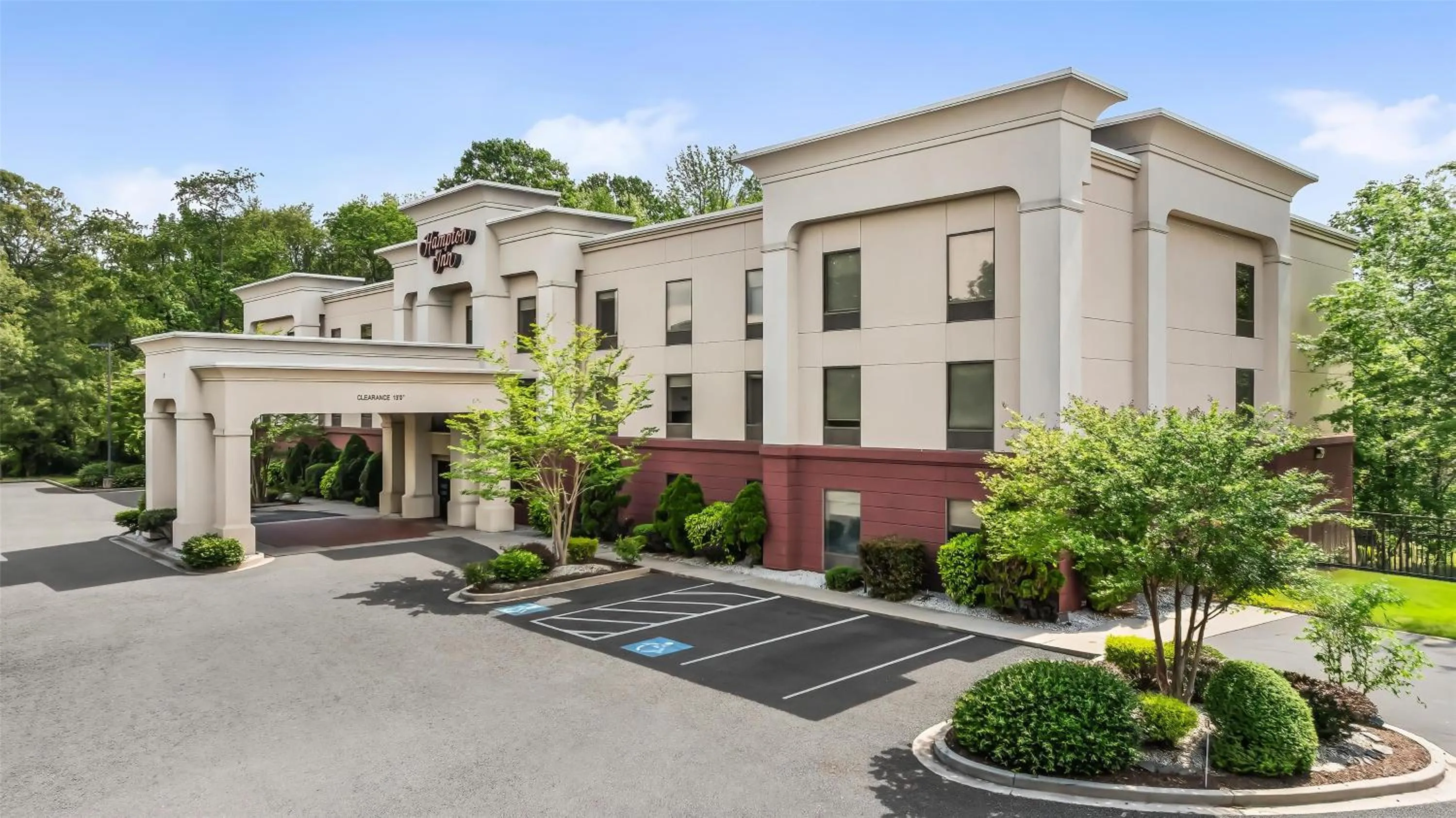 Property building in Hampton Inn Elkton