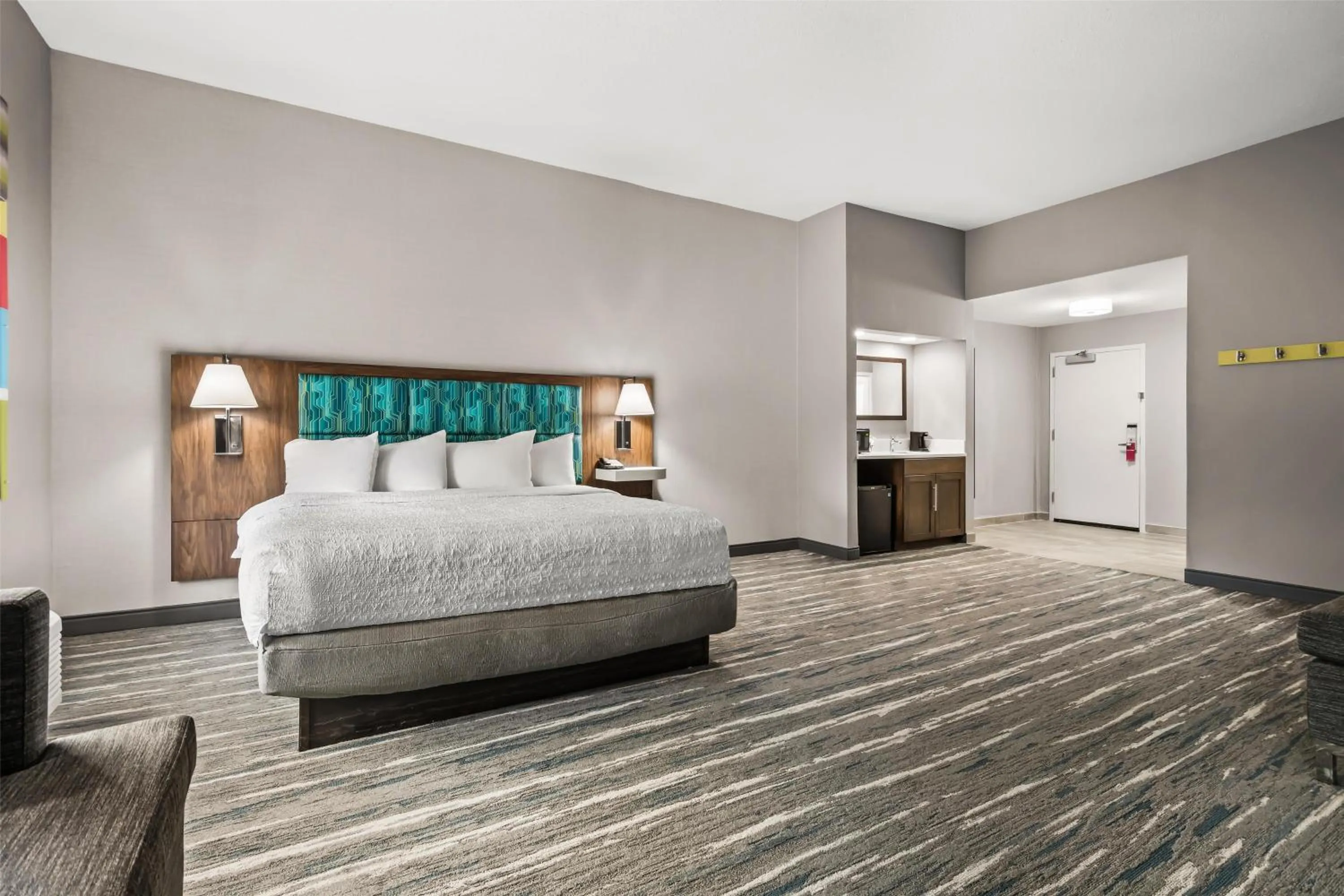 Bed in Hampton Inn Elkton