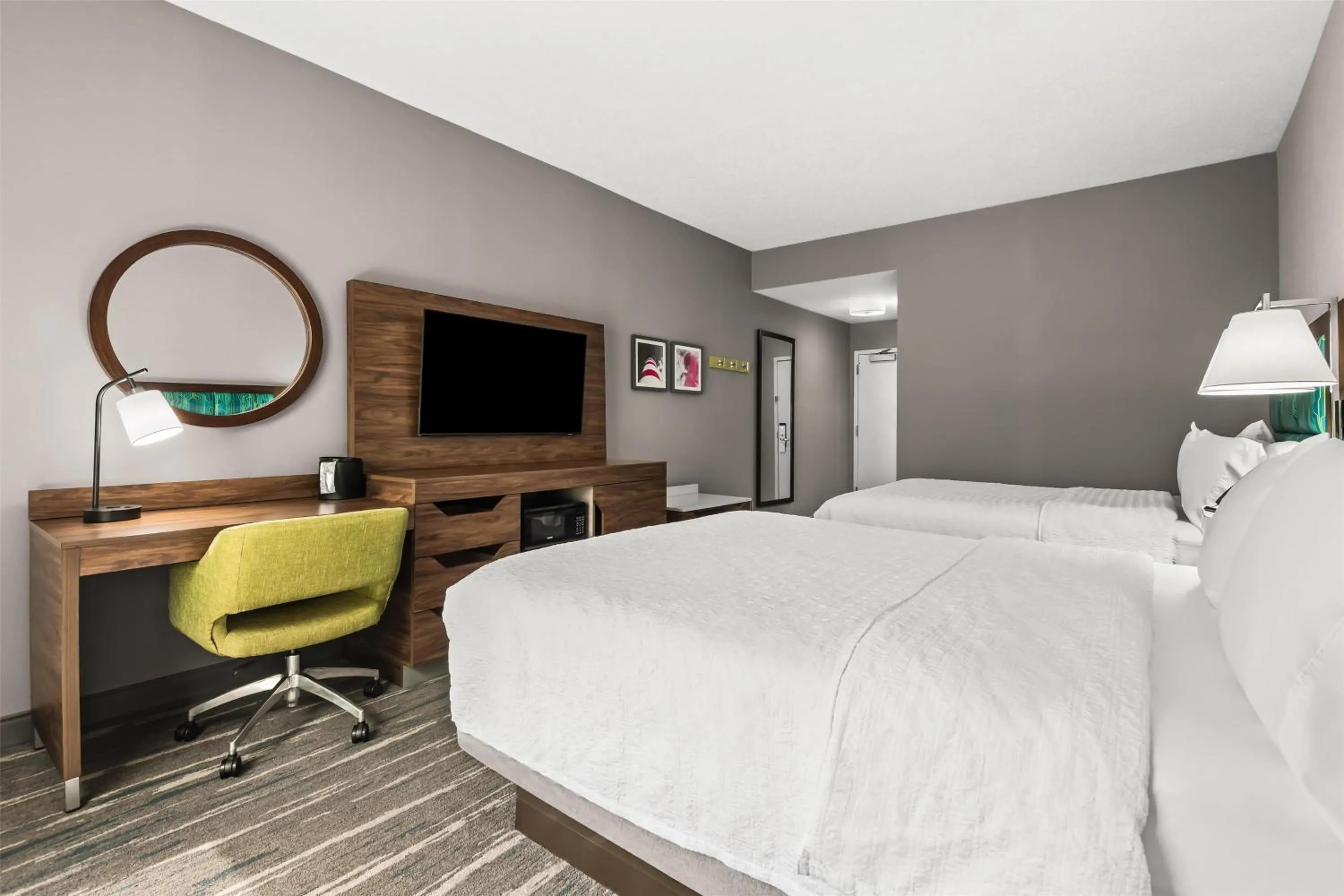 Bed in Hampton Inn Elkton