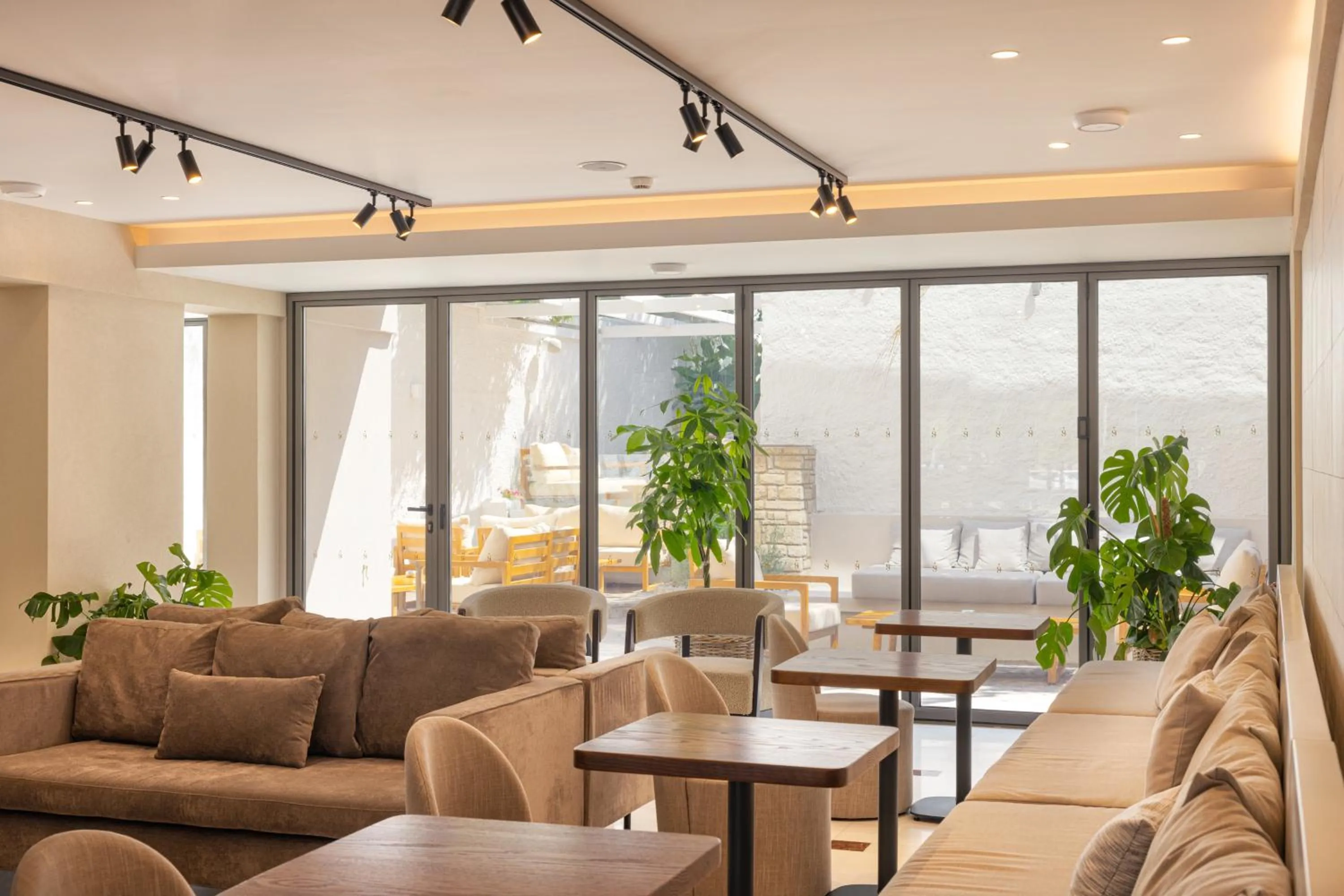 Lobby or reception in Erato by Samian Mare