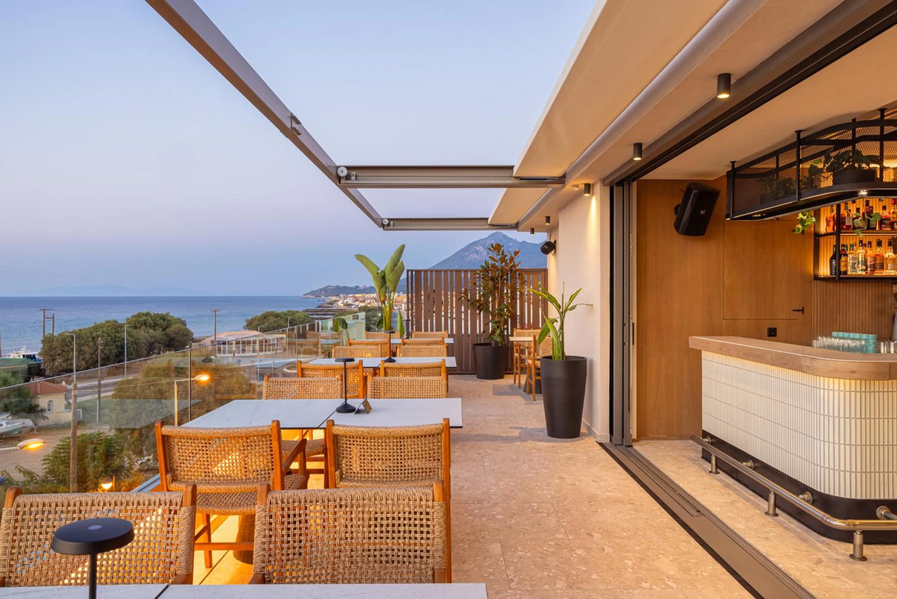 Restaurant/places to eat in Erato by Samian Mare