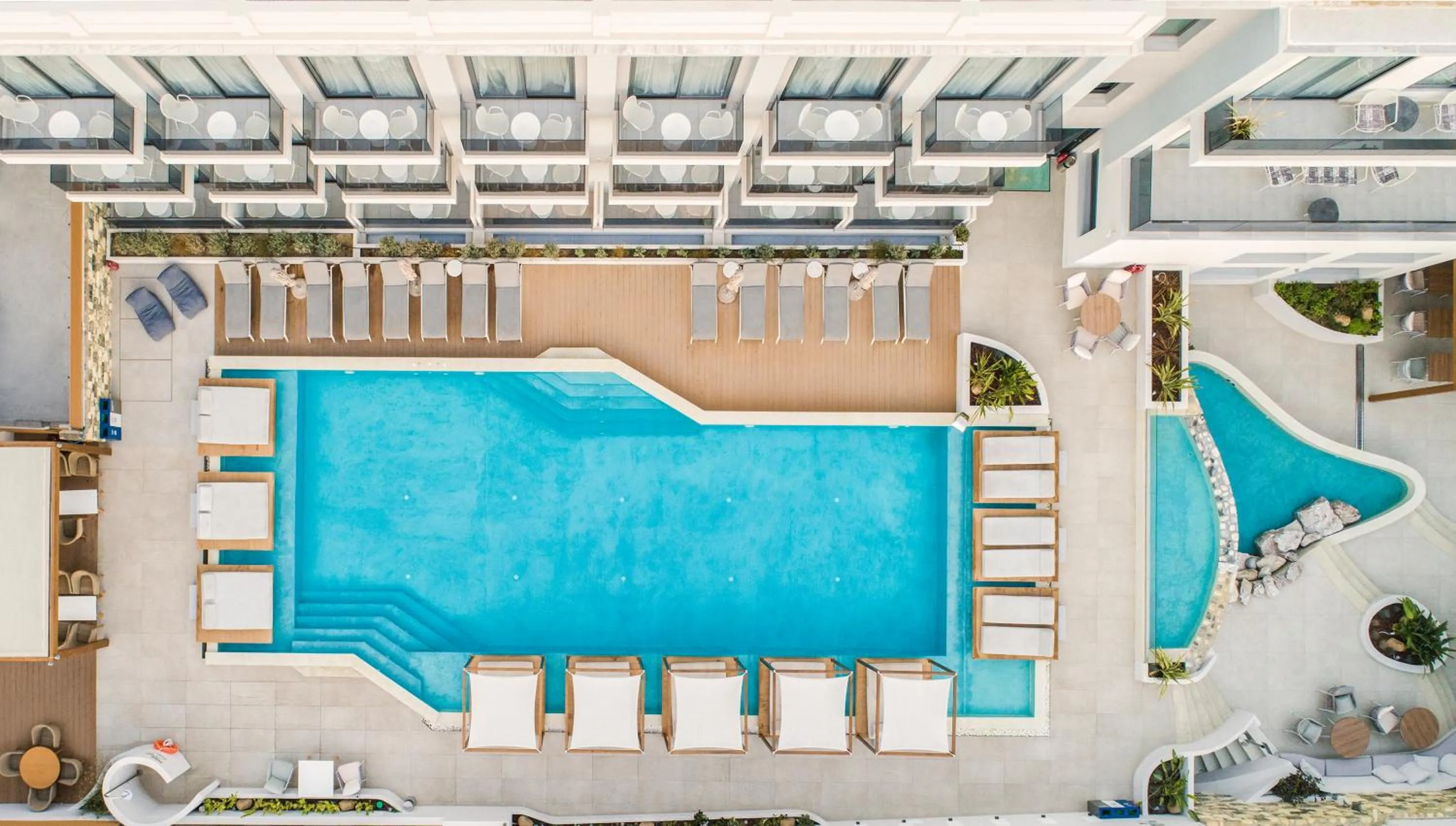 Swimming pool in Erato by Samian Mare