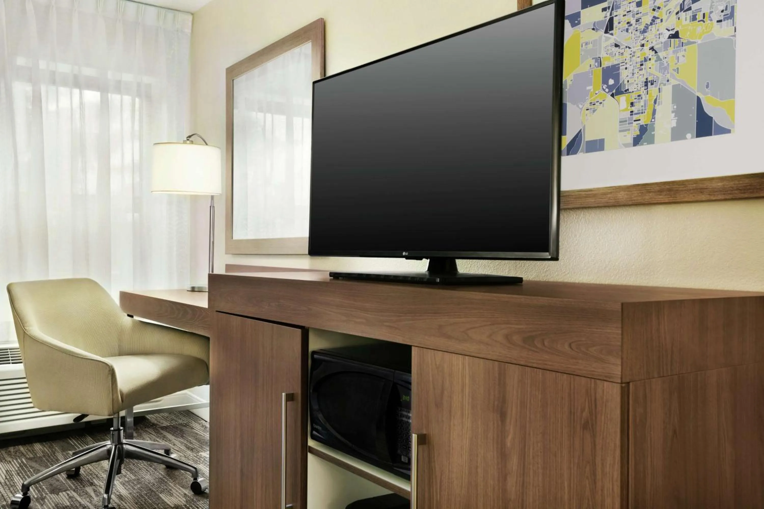 Bedroom in Hampton Inn Findlay