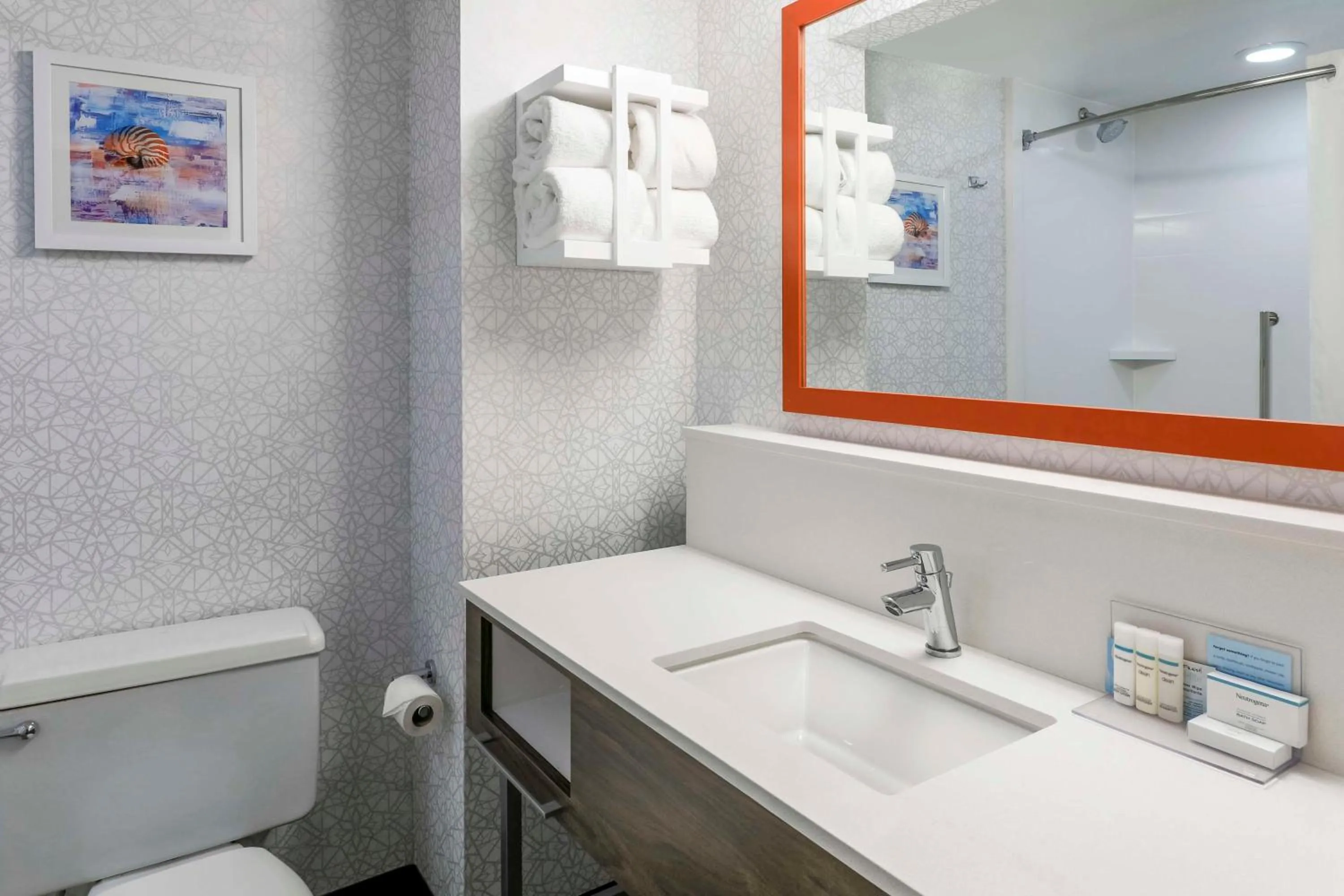 Bathroom in Hampton Inn Fort Walton Beach