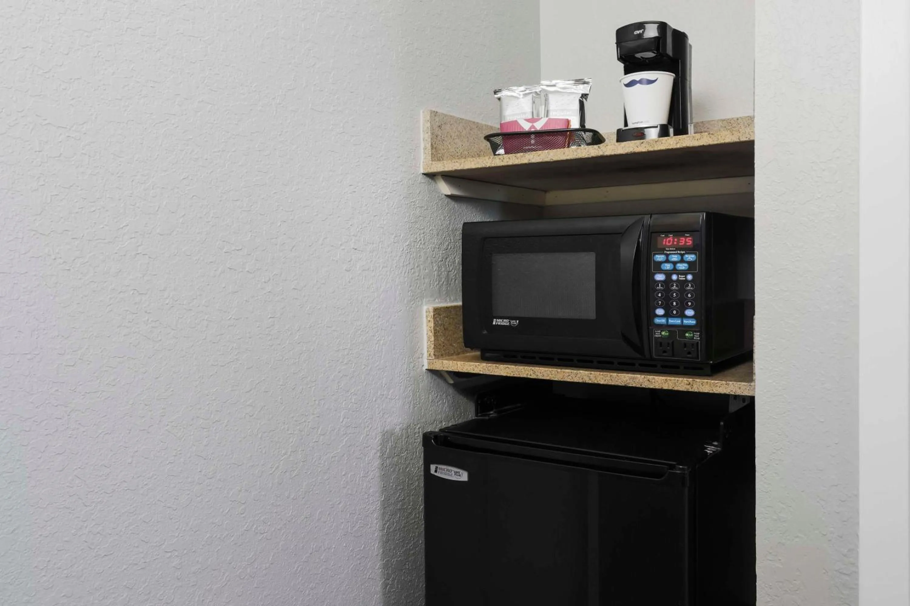 TV and multimedia in Hampton Inn Fort Walton Beach