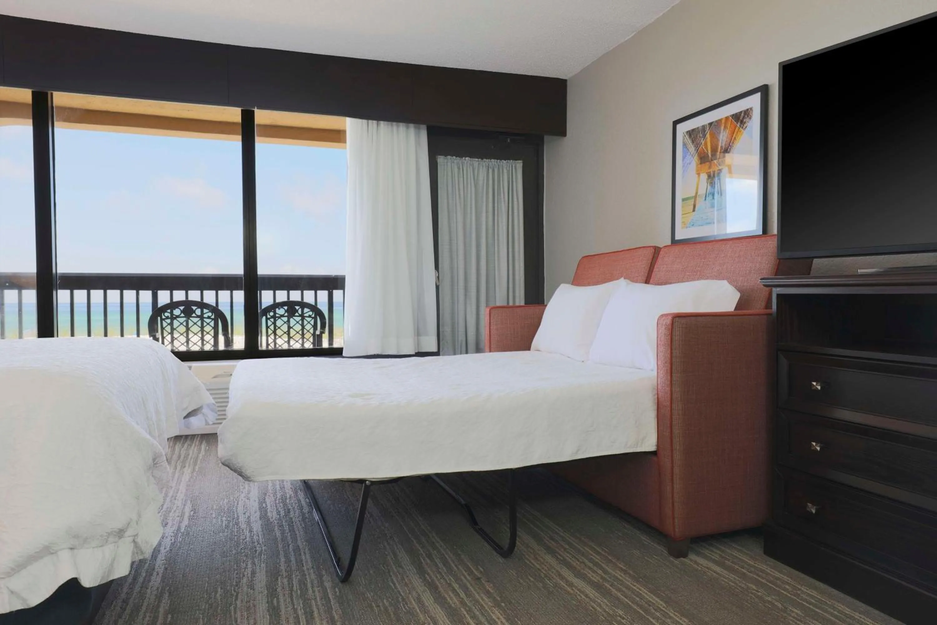 Living room, Bed in Hampton Inn Fort Walton Beach