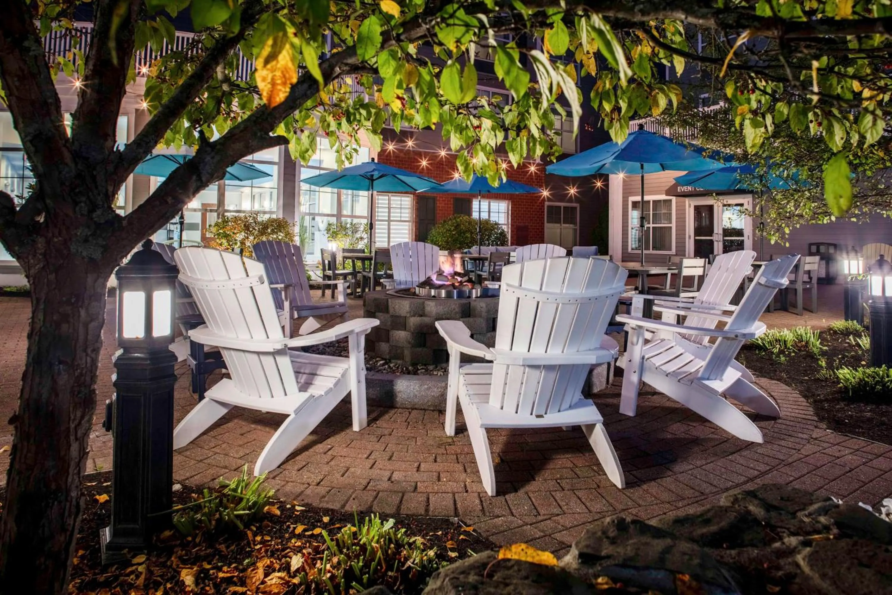 Patio in Hilton Garden Inn Freeport Downtown