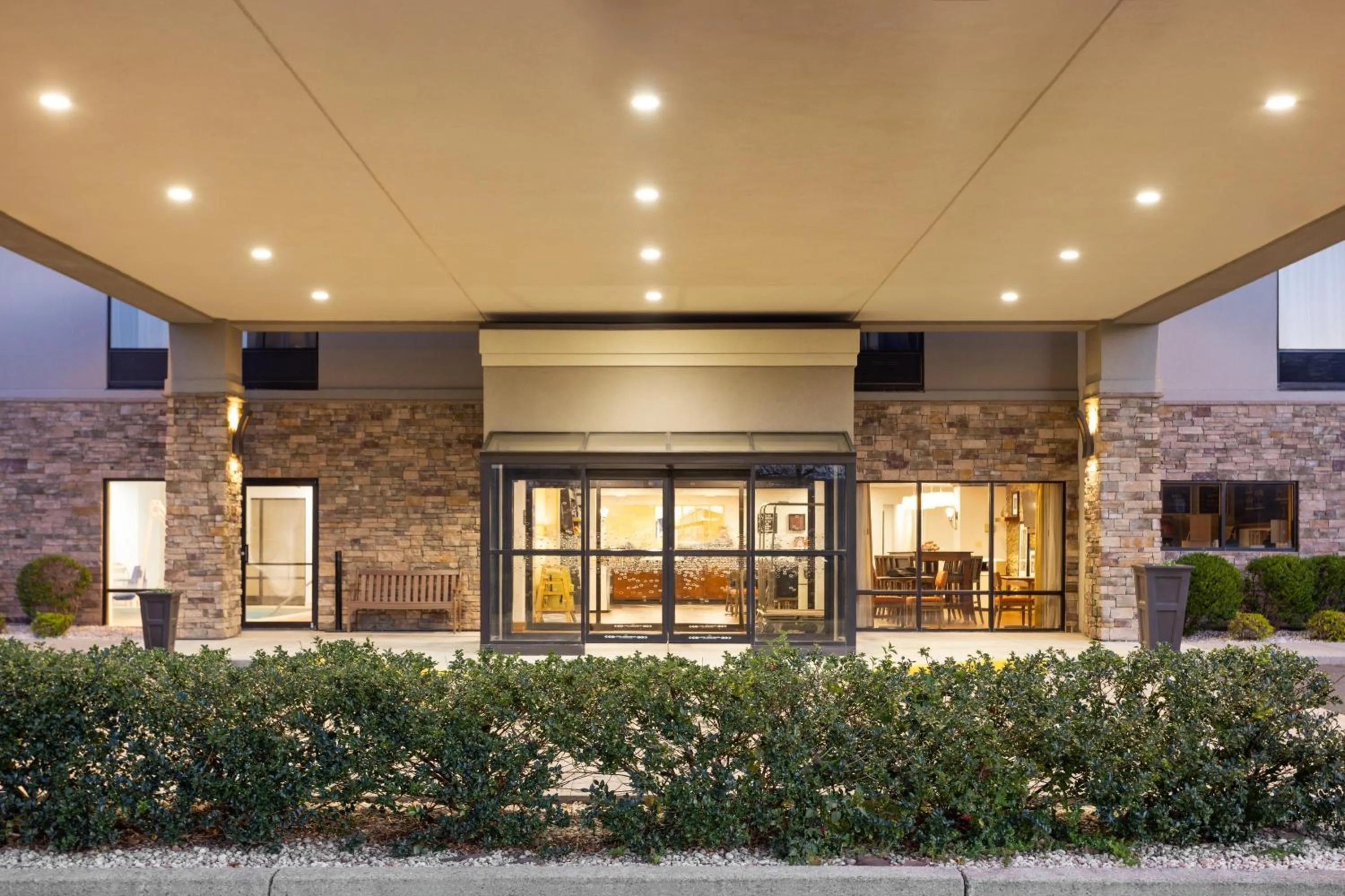 Property building in Hampton Inn Frostburg