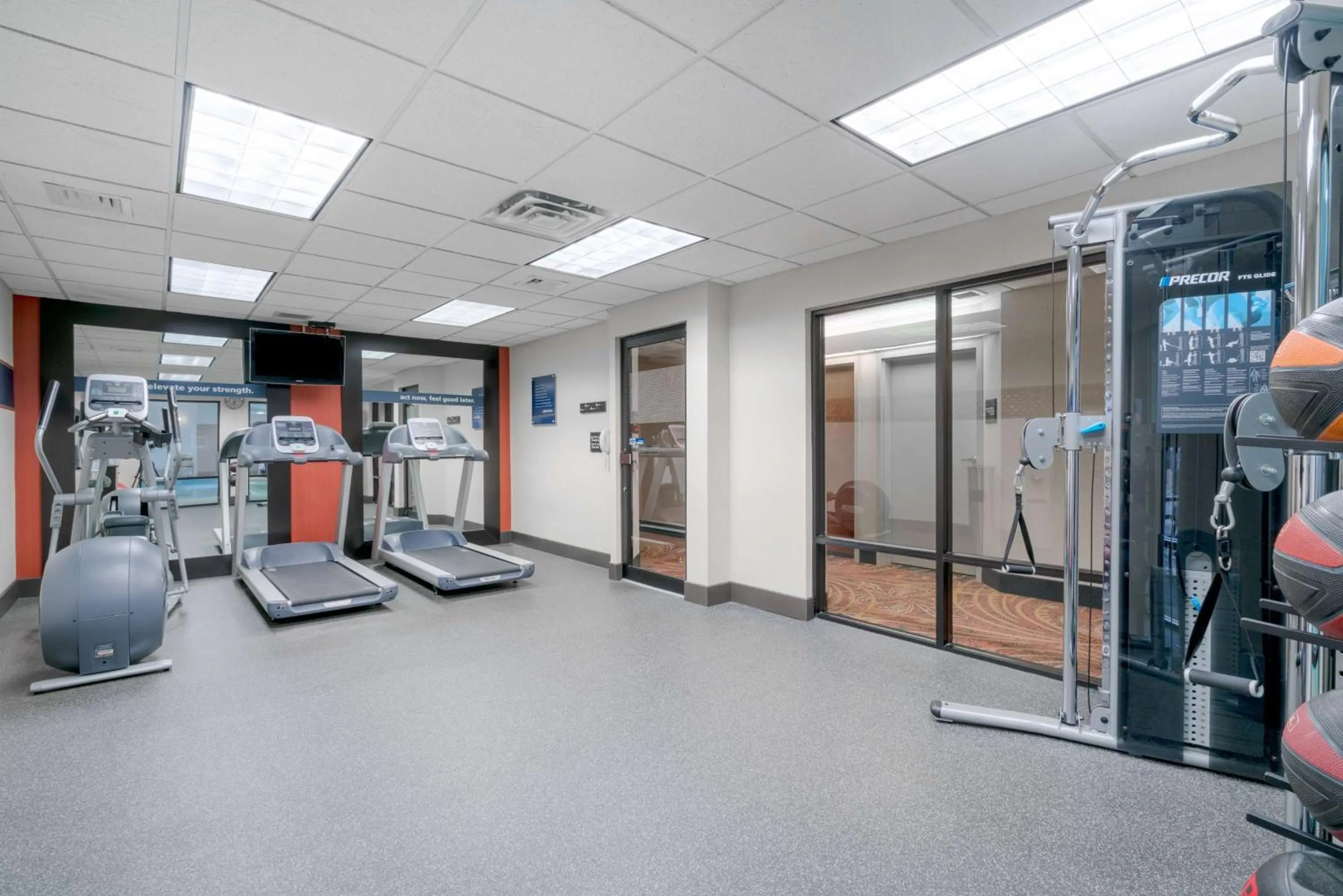 Fitness centre/facilities in Hampton Inn Frostburg