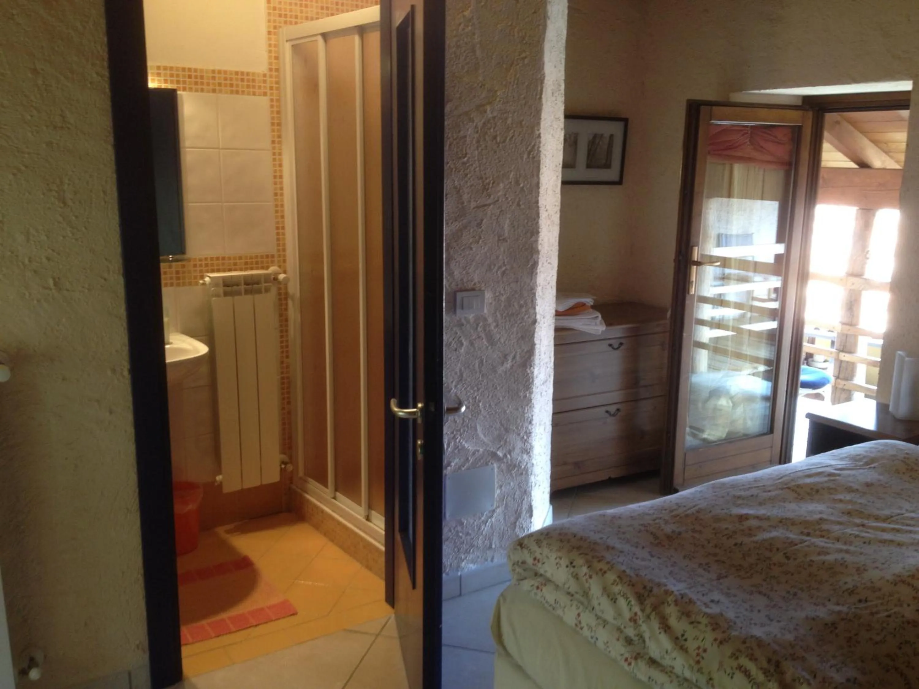 Shower in La Tana del Ghiro