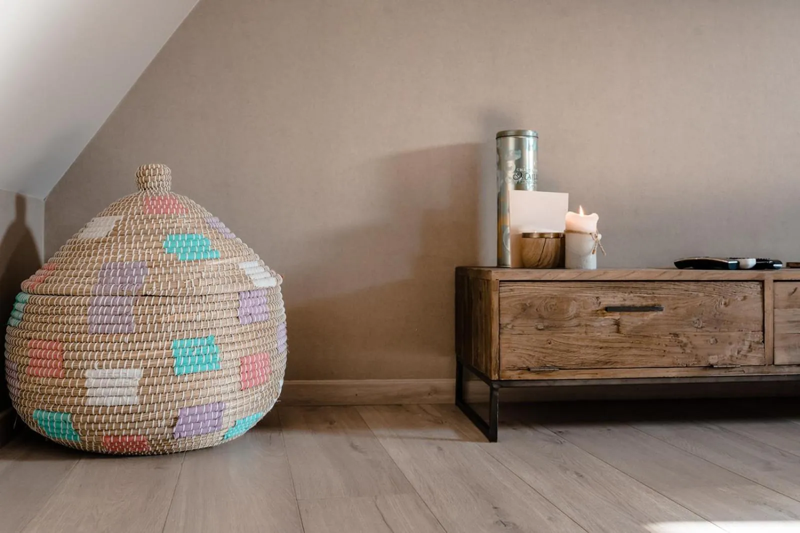 Decorative detail in Jeanne