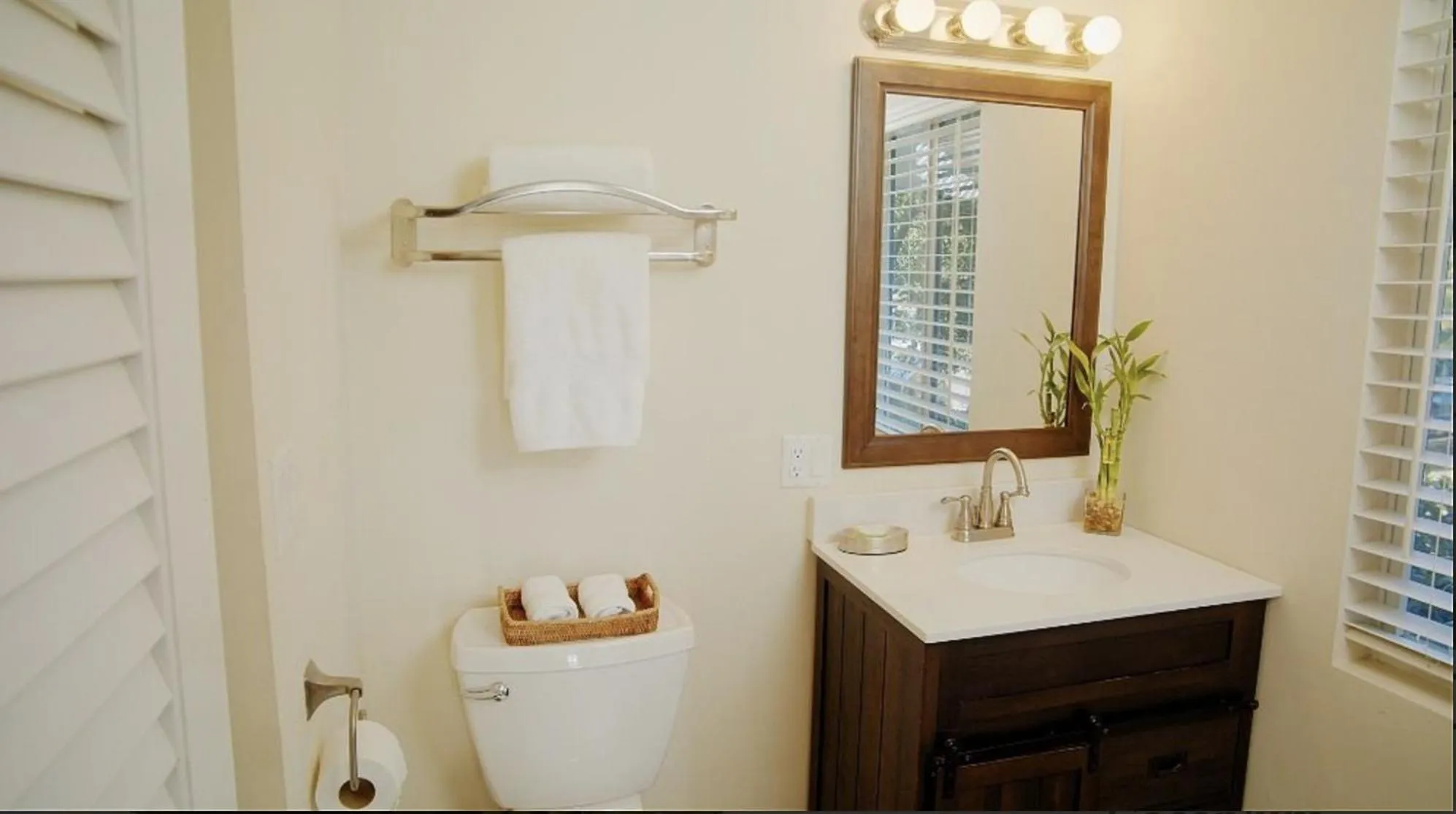 Bathroom in Coconut Palm Inn
