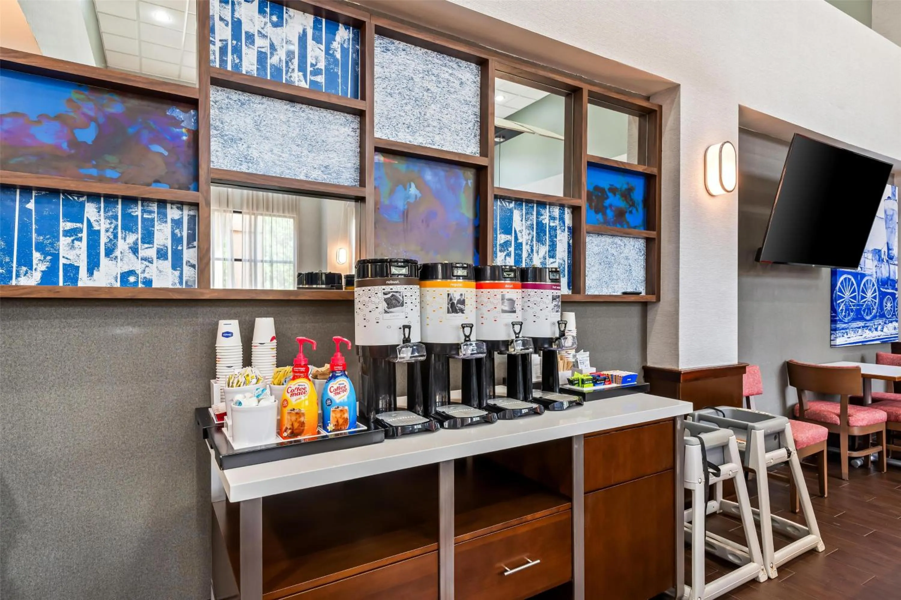 Dining area in Hampton Inn & Suites Richmond/Virginia Center