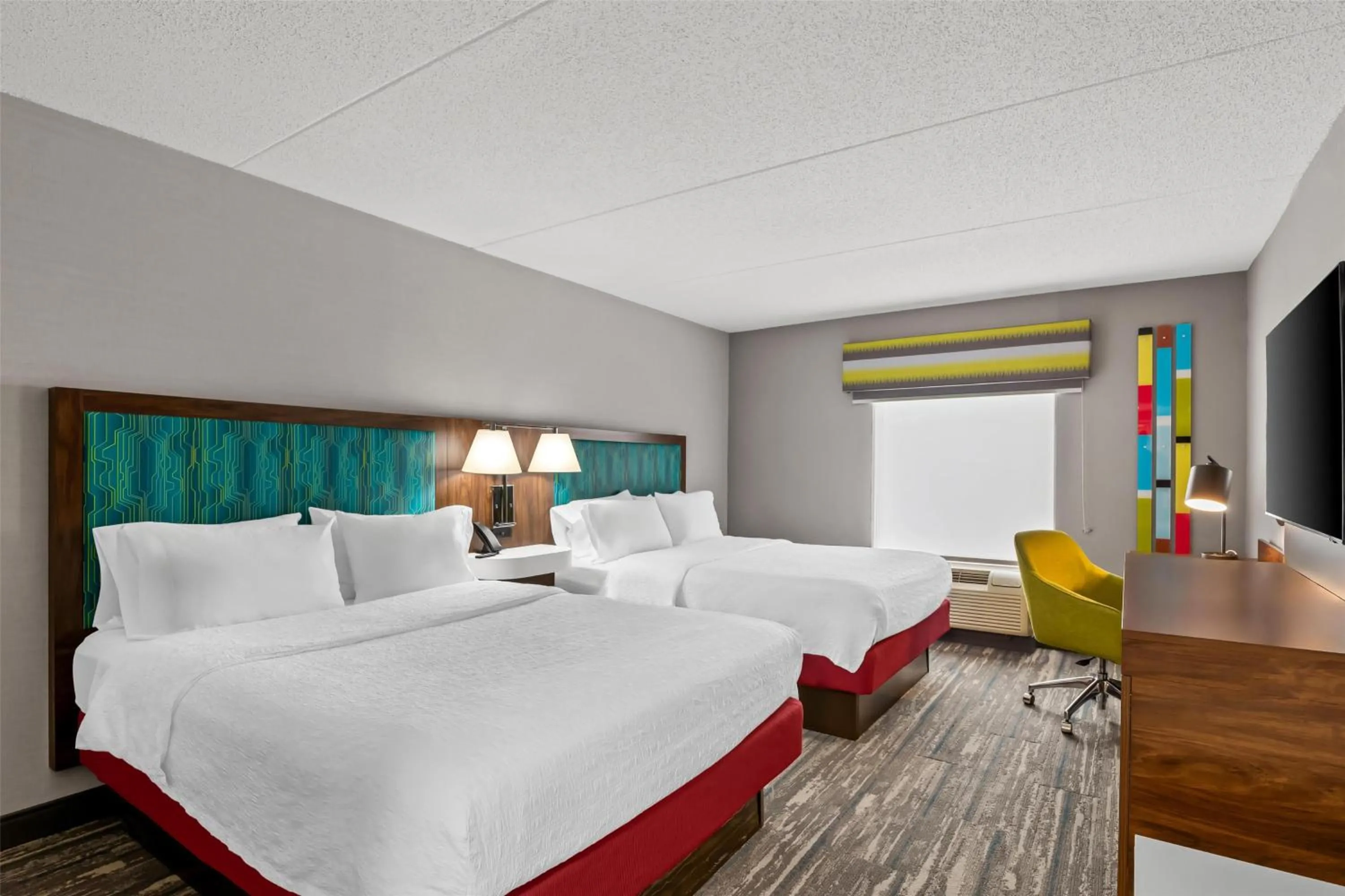 Bed in Hampton Inn & Suites Richmond/Virginia Center