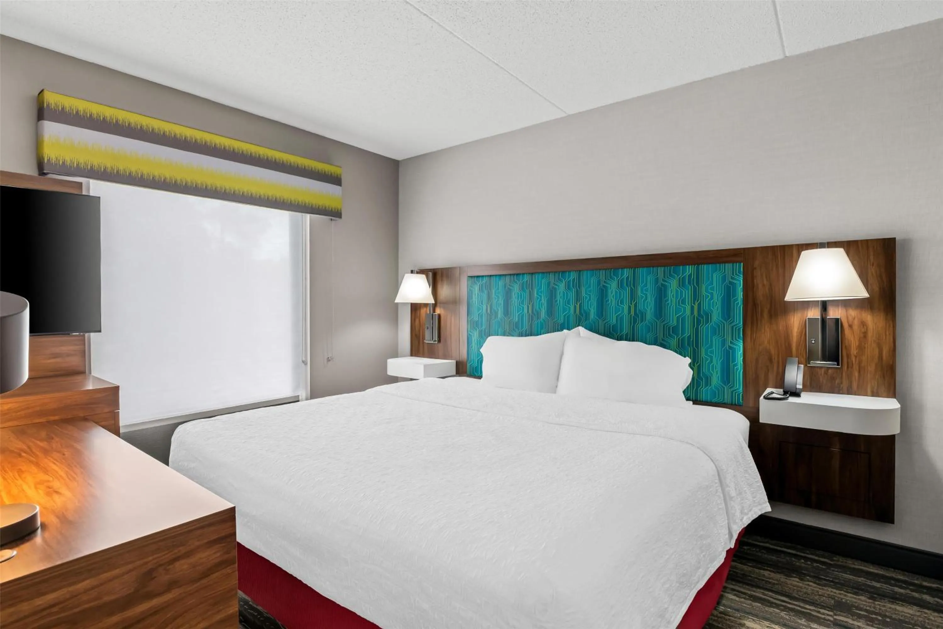 Bed in Hampton Inn & Suites Richmond/Virginia Center