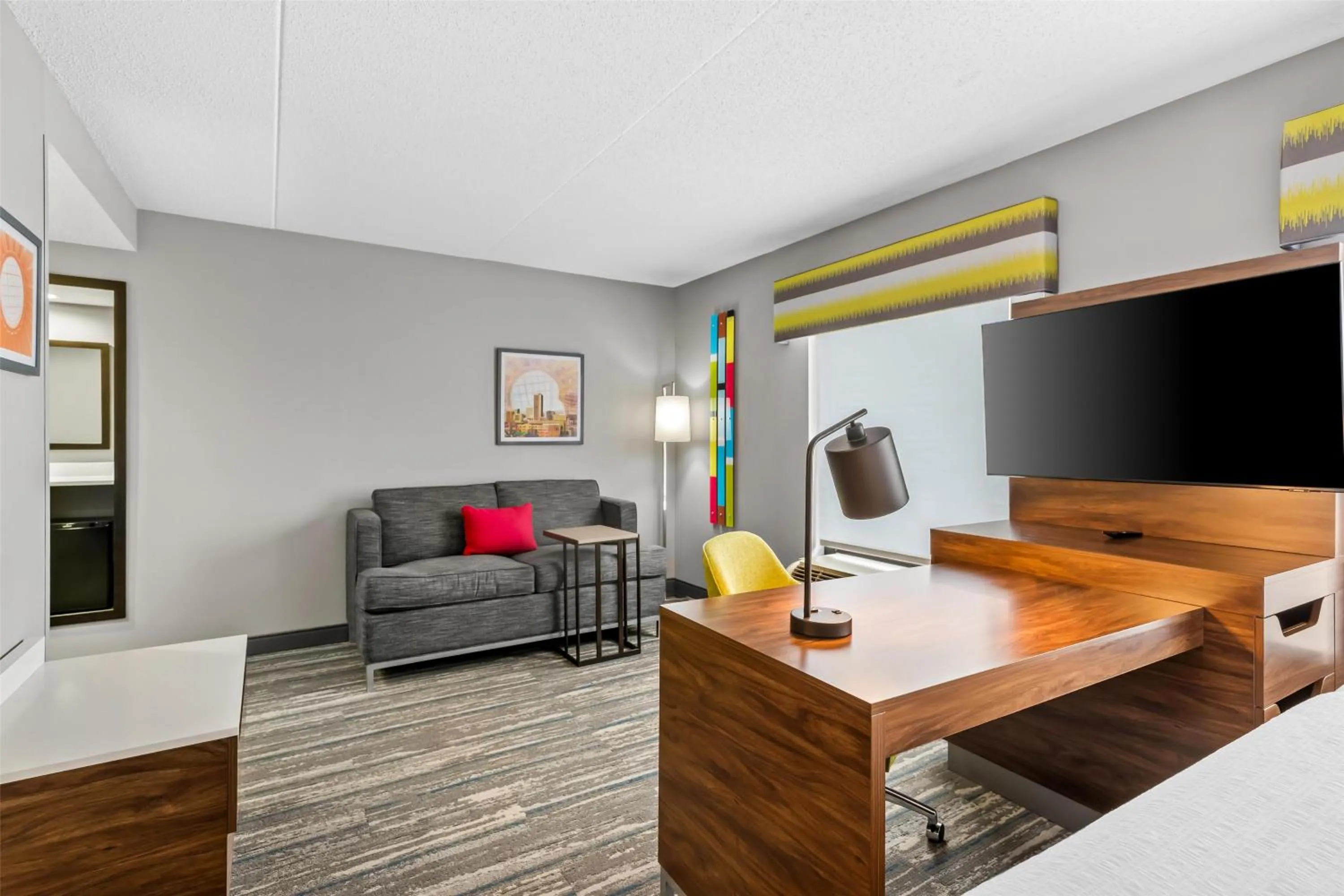 Bed in Hampton Inn & Suites Richmond/Virginia Center