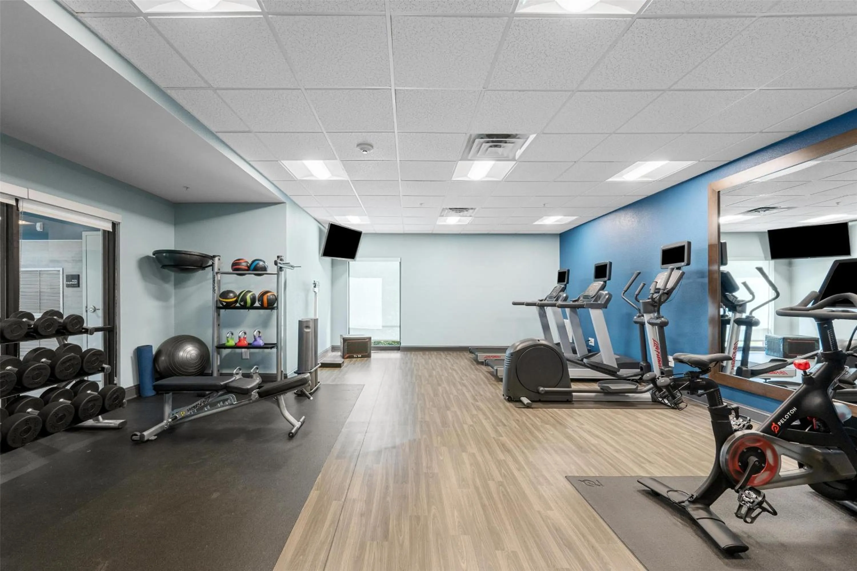 Fitness centre/facilities in Hampton Inn Front Royal