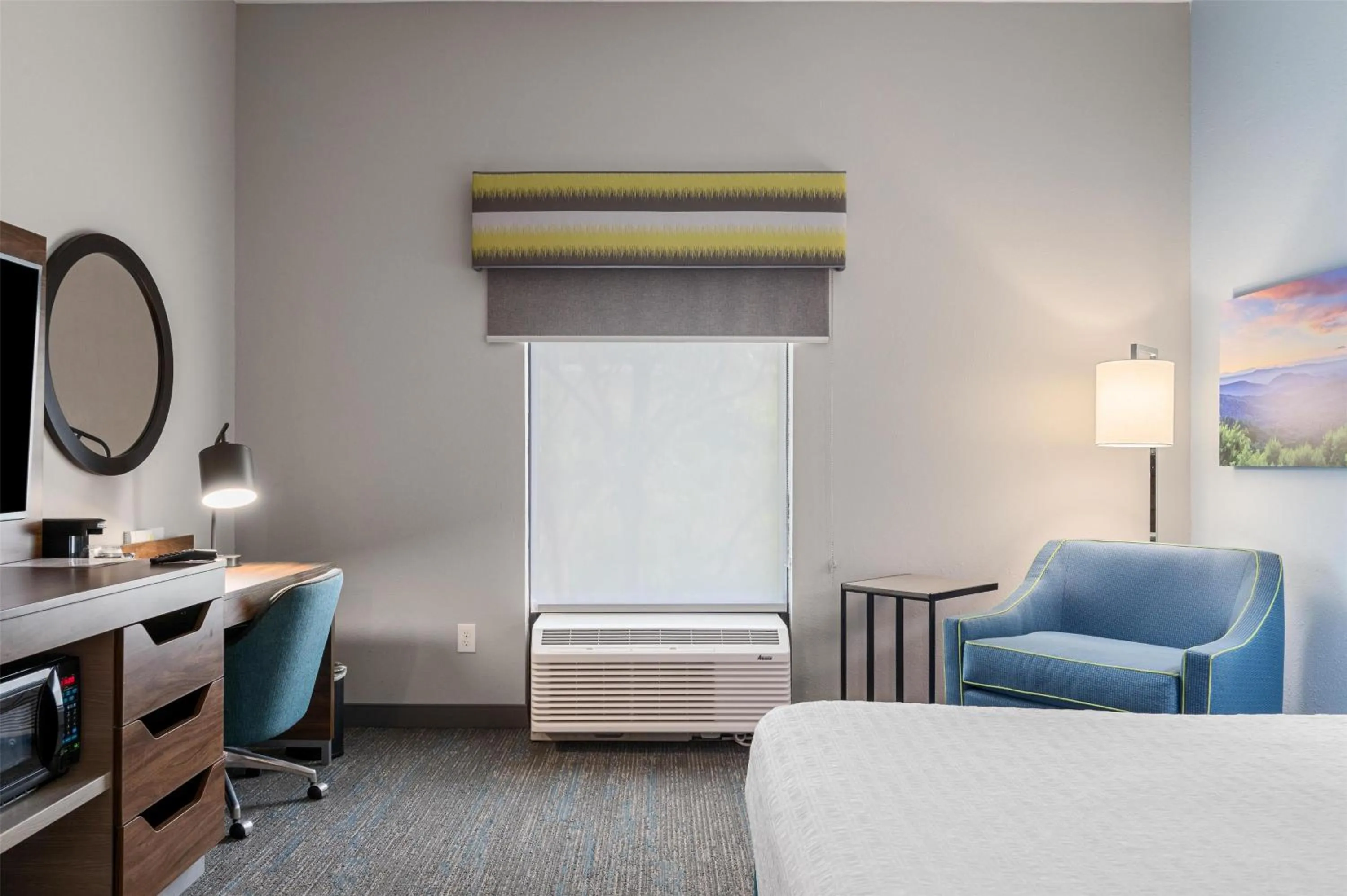 Bed in Hampton Inn Front Royal