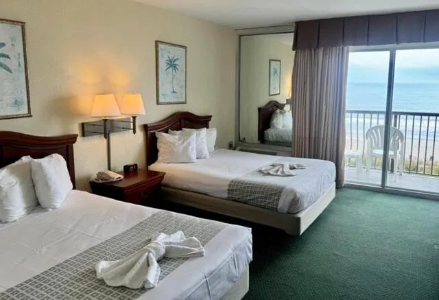 Bedroom, Bed in Boardwalk Beach Resort