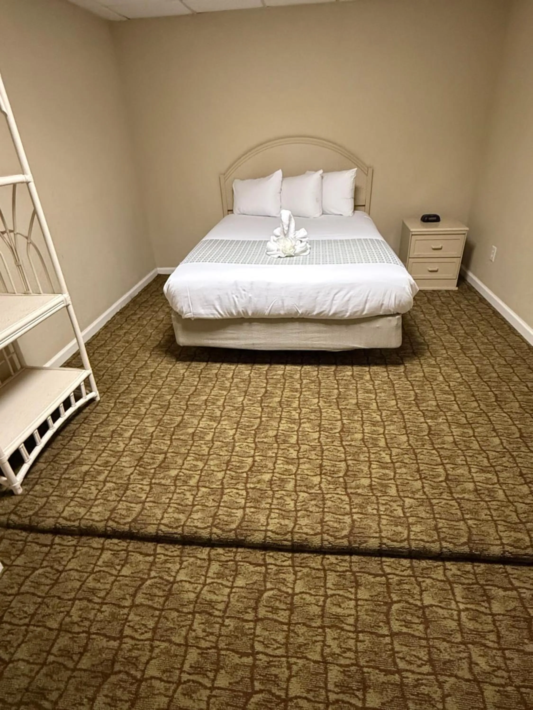 Bedroom, Bed in Boardwalk Beach Resort